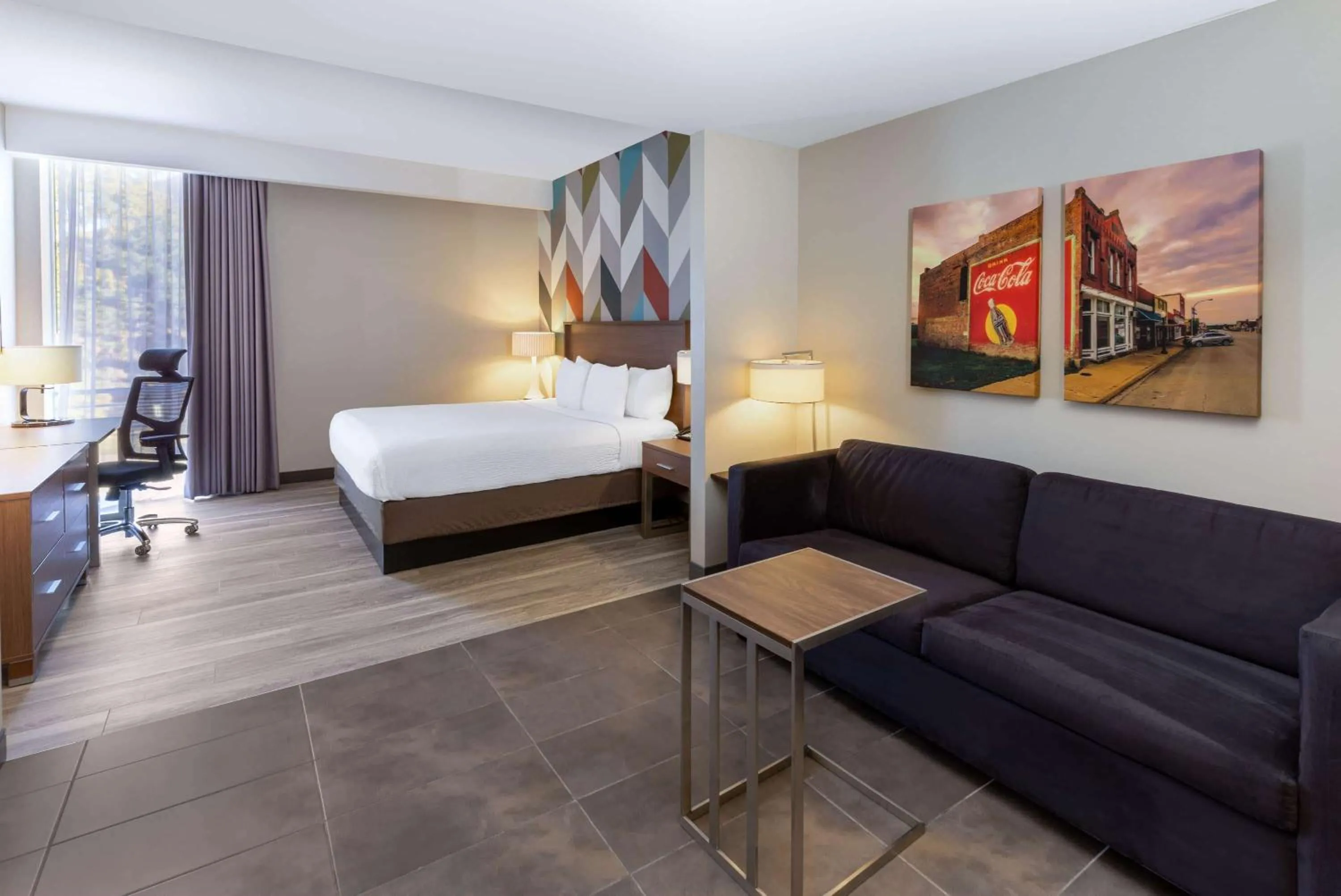 Photo of the whole room, Bed in La Quinta Inn & Suites by Wyndham Tulsa Downtown - Route 66