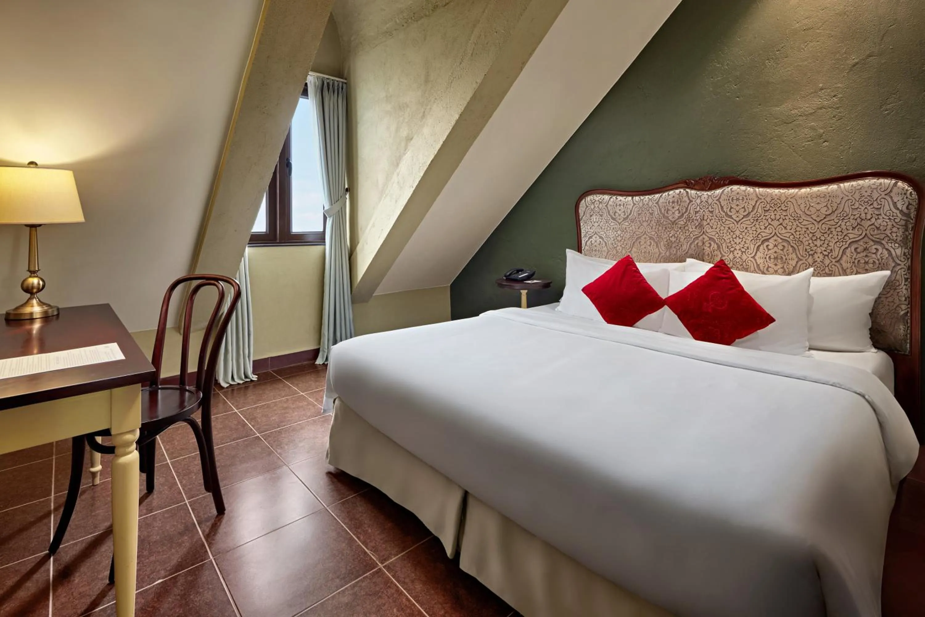 Bed in Mercure Danang French Village Bana Hills