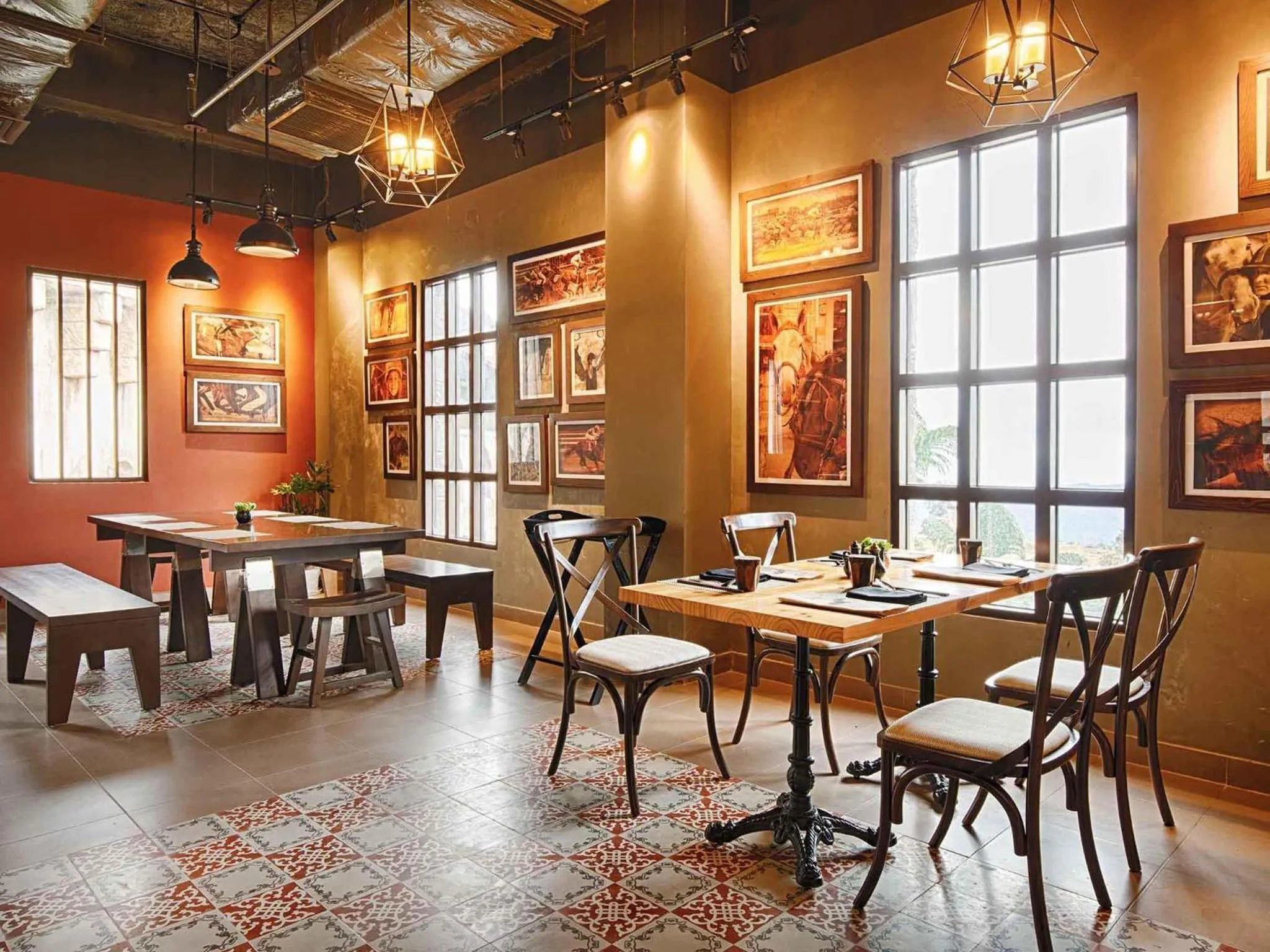 Restaurant/places to eat in Mercure Danang French Village Bana Hills