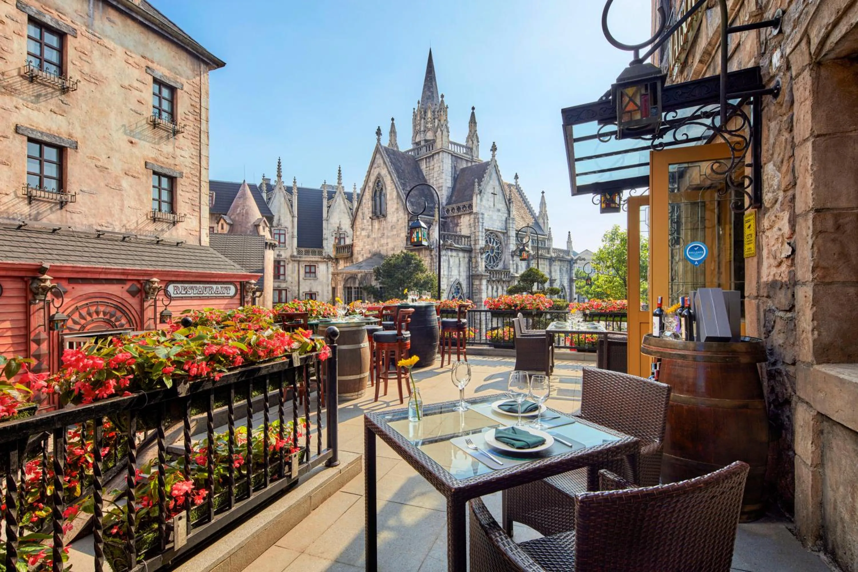 Restaurant/places to eat in Mercure Danang French Village Bana Hills