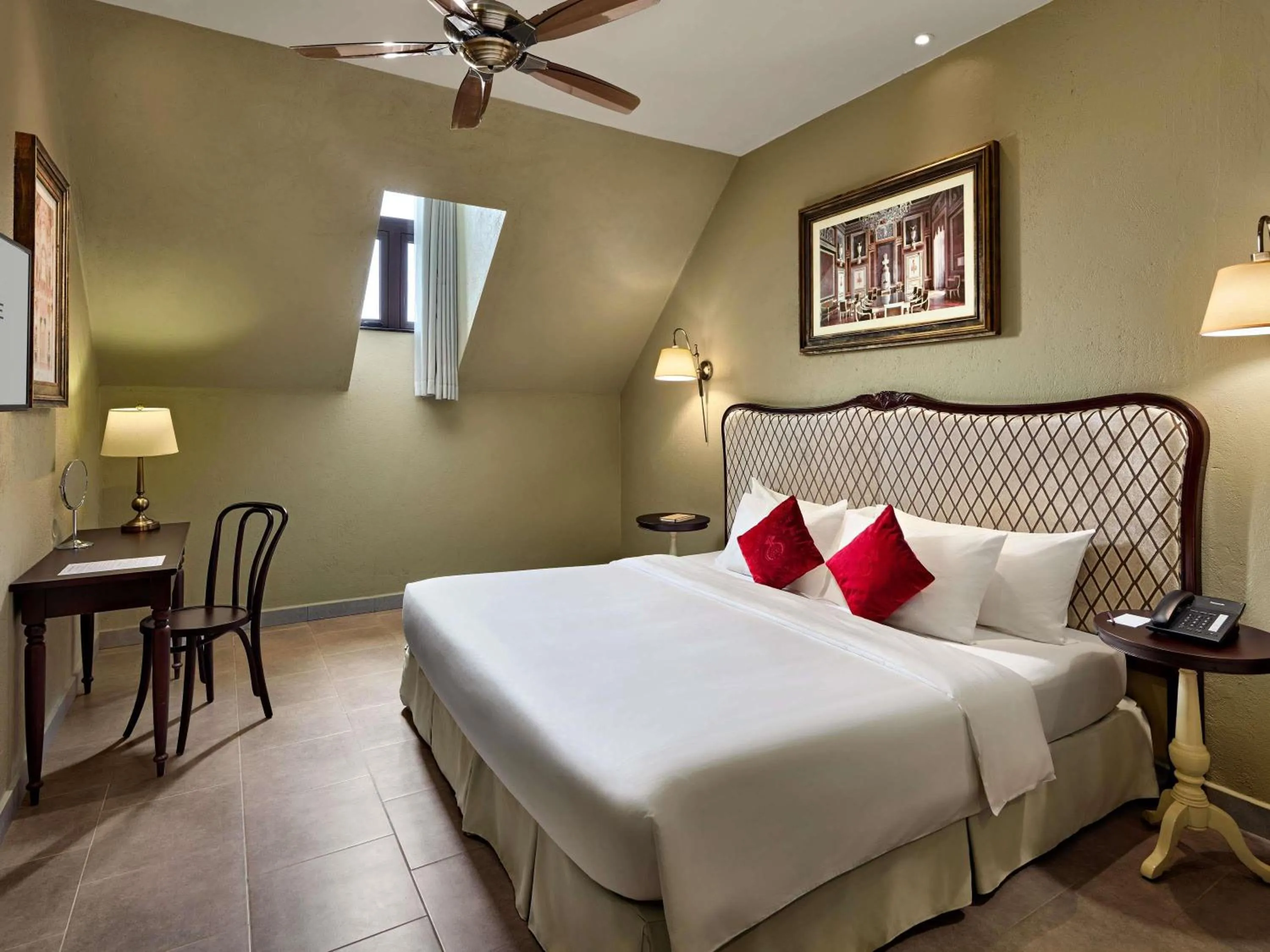 Bedroom, Bed in Mercure Danang French Village Bana Hills