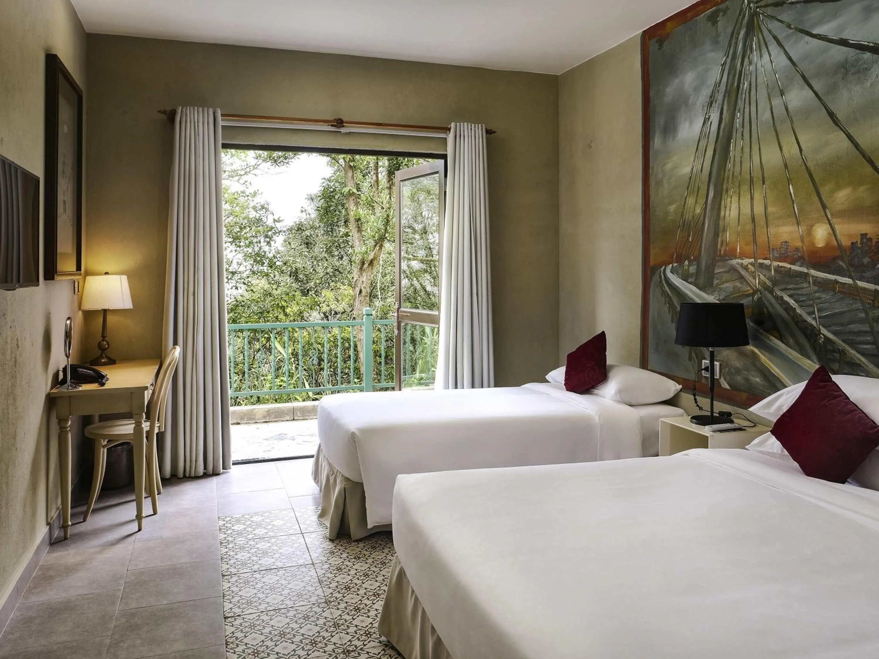 Bedroom, Bed in Mercure Danang French Village Bana Hills