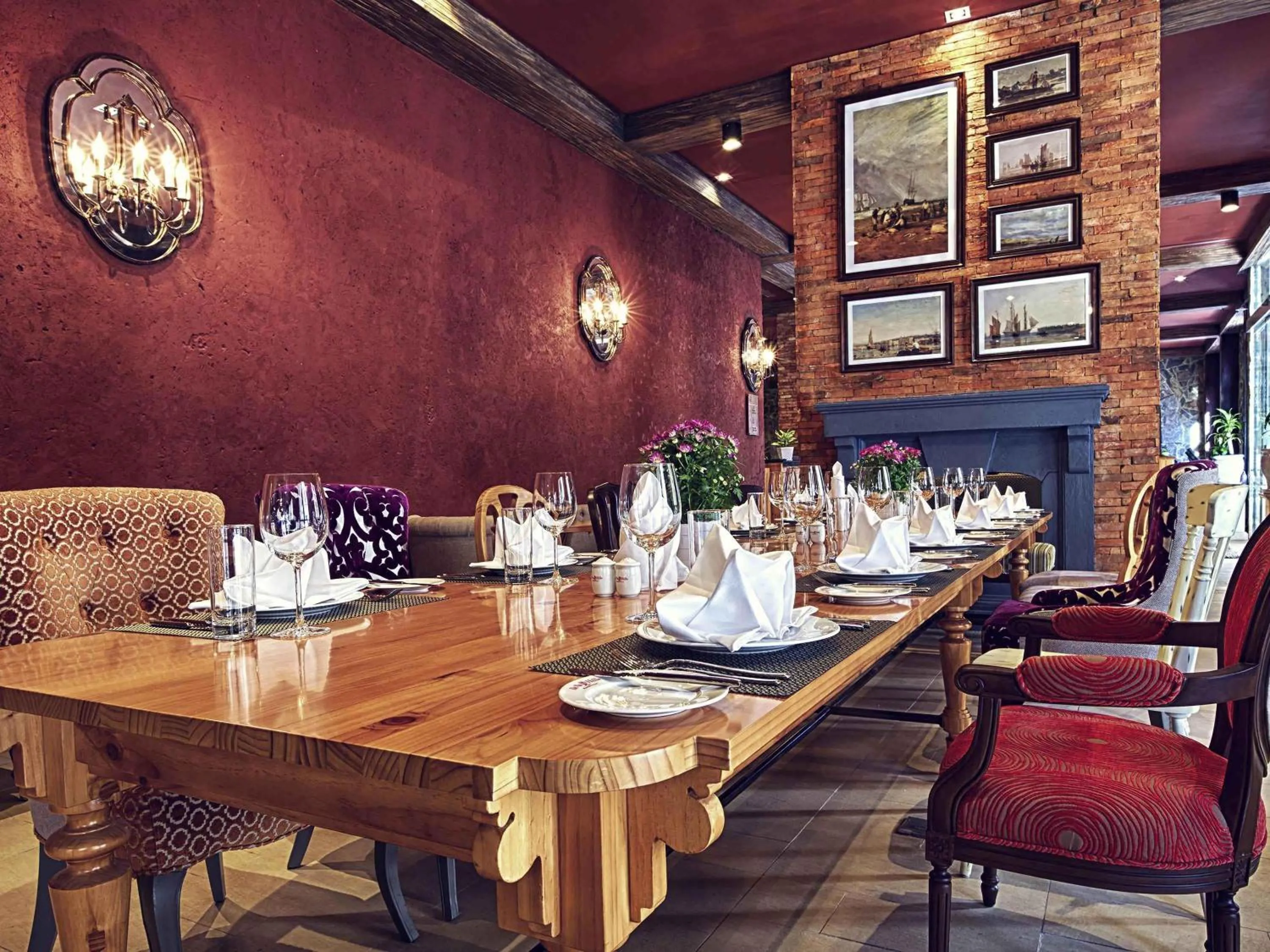 Restaurant/places to eat in Mercure Danang French Village Bana Hills