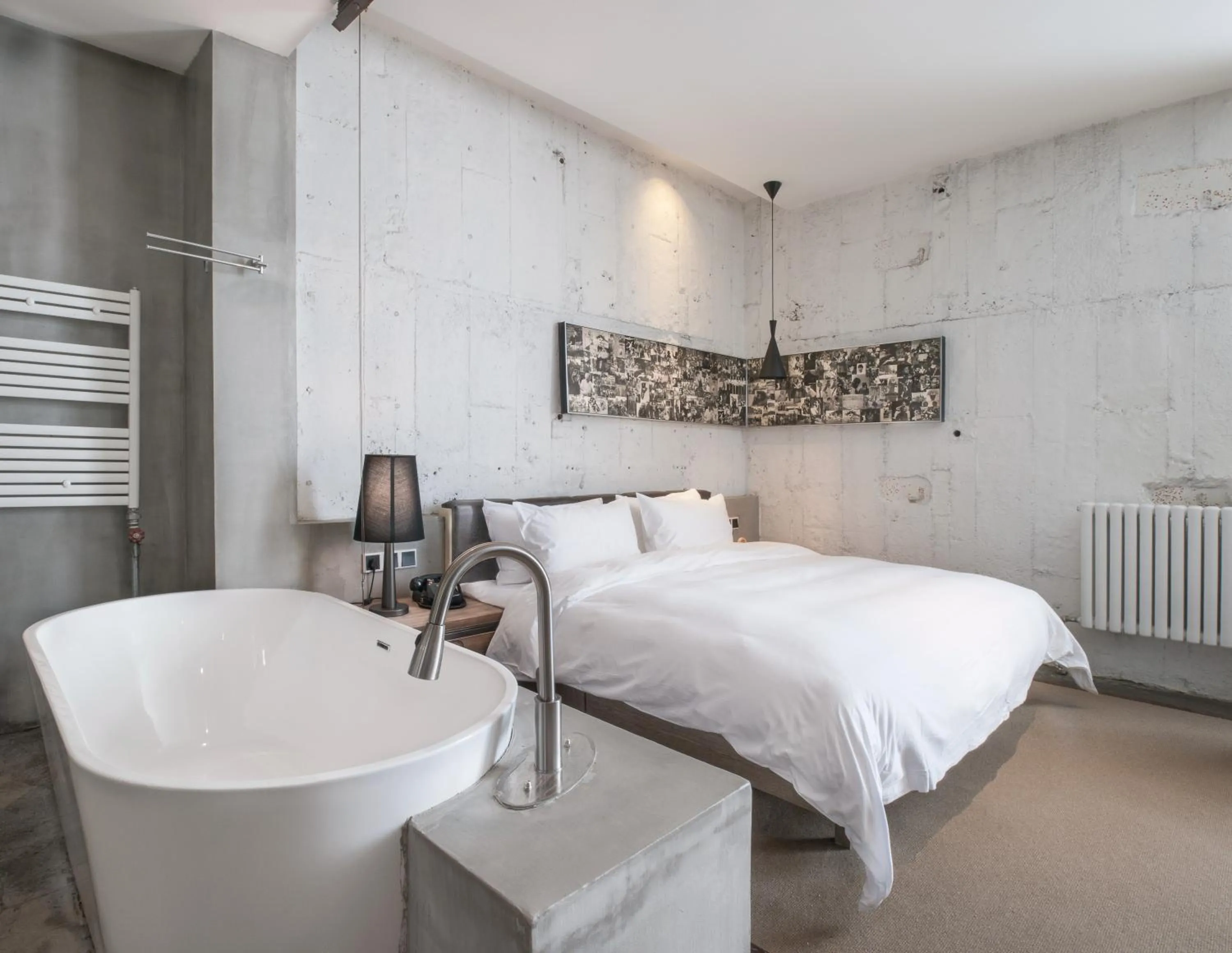 Photo of the whole room, Bed in Time Tunnel Designer Hotel Xi'an