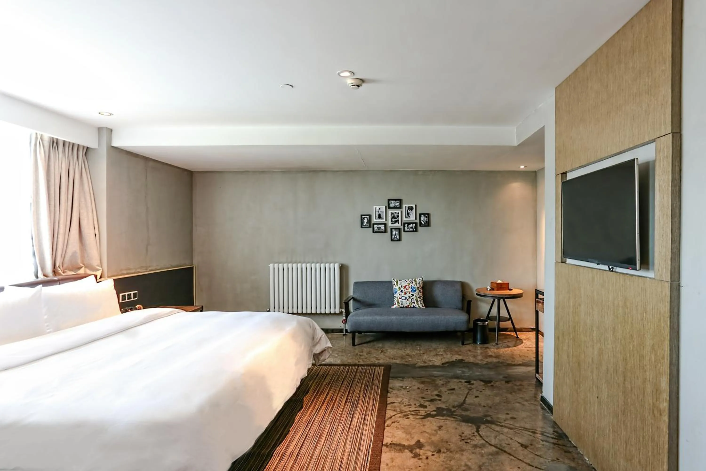 Photo of the whole room, Bed in Time Tunnel Designer Hotel Xi'an