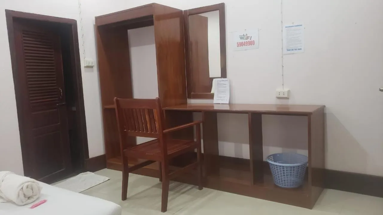 Mama Leurth Sunset Guesthouse