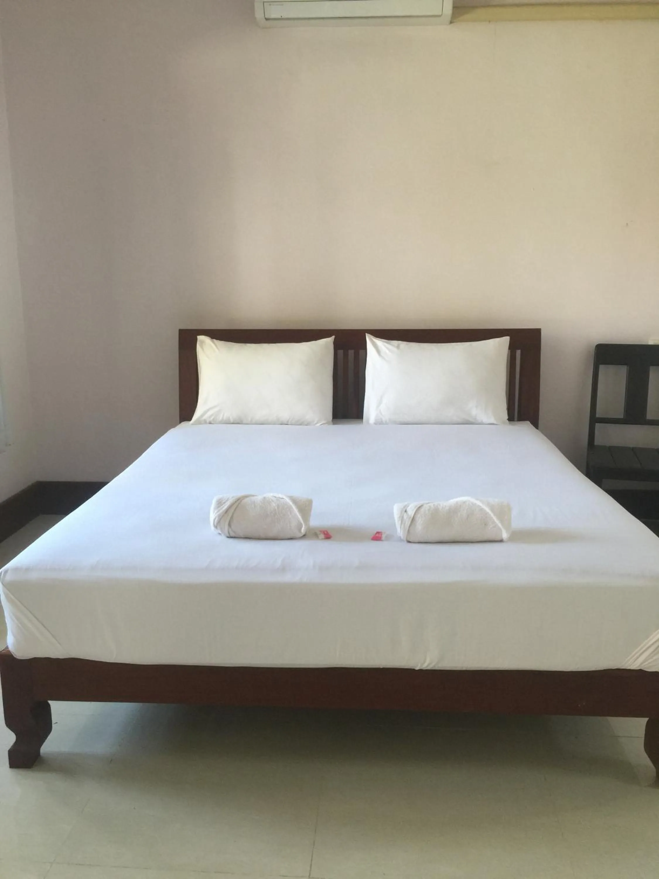 Bed in Mama Leurth Sunset Guesthouse