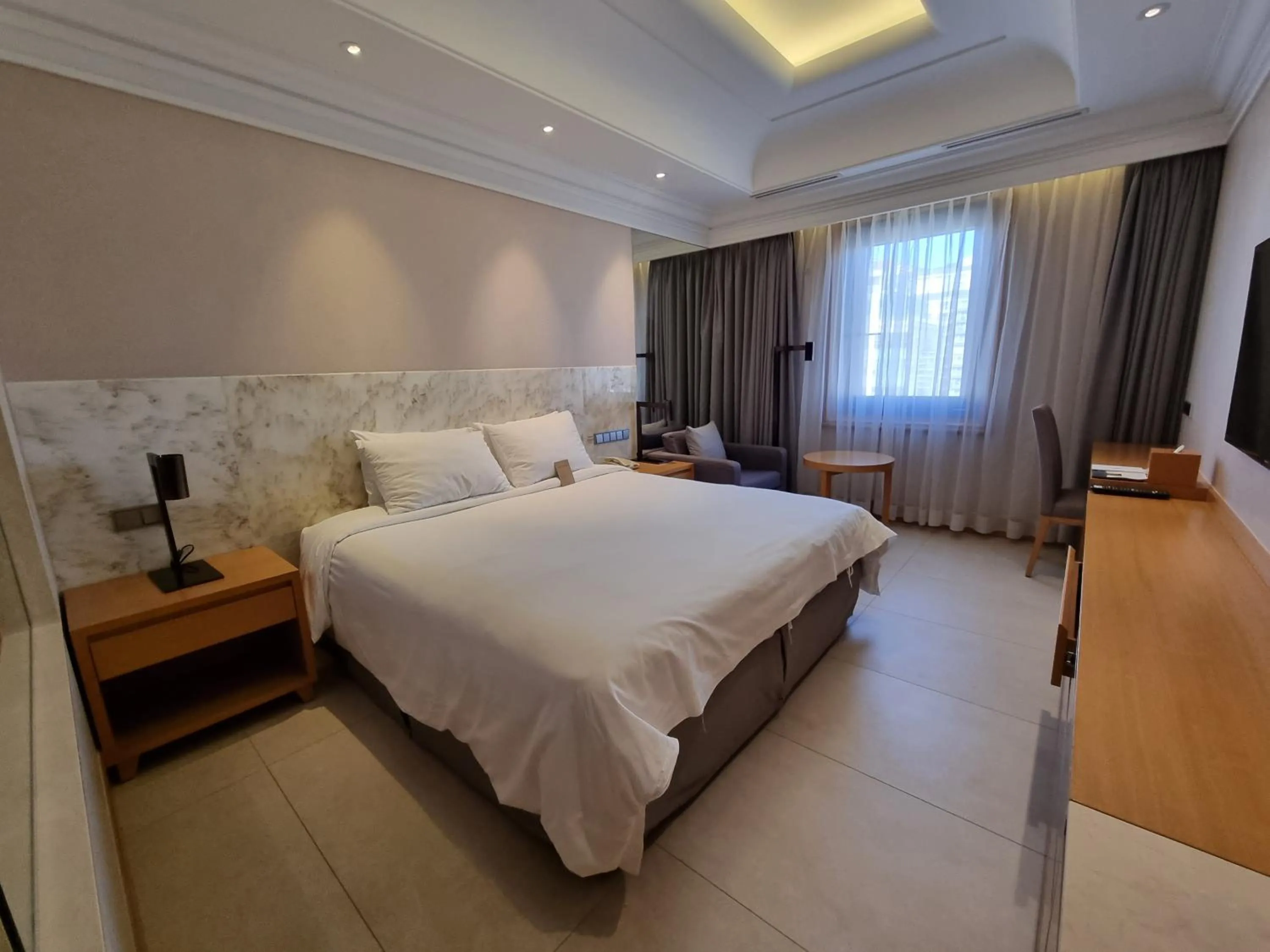 Bed in Pinegrove Hotel