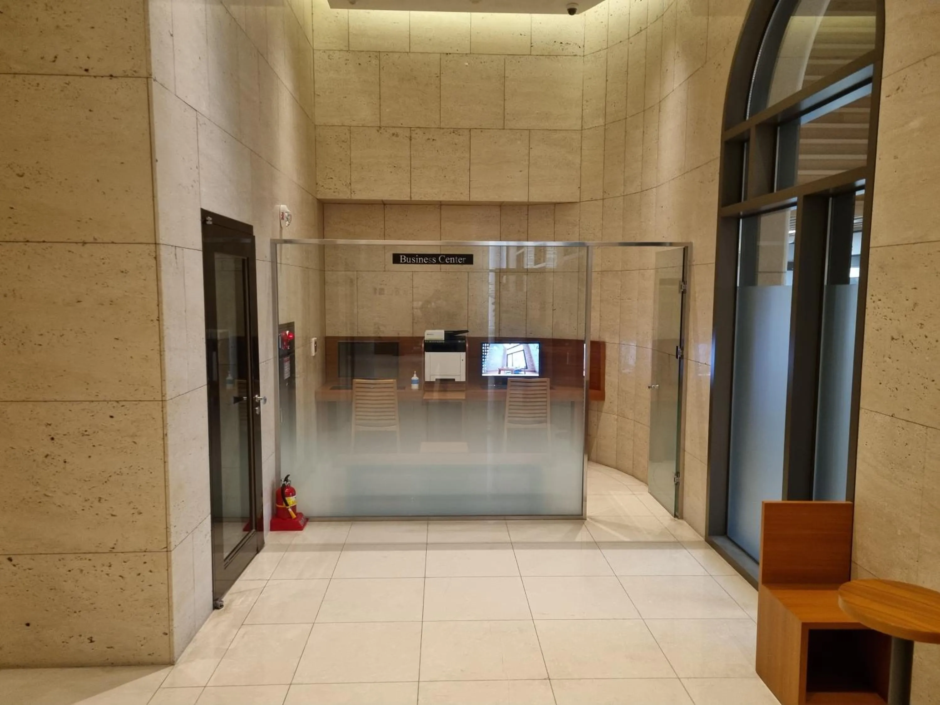 Business facilities in Pinegrove Hotel