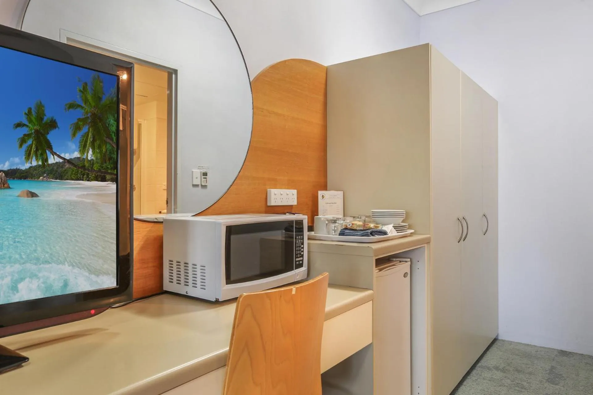 Kitchen or kitchenette in Shellharbour Village Motel