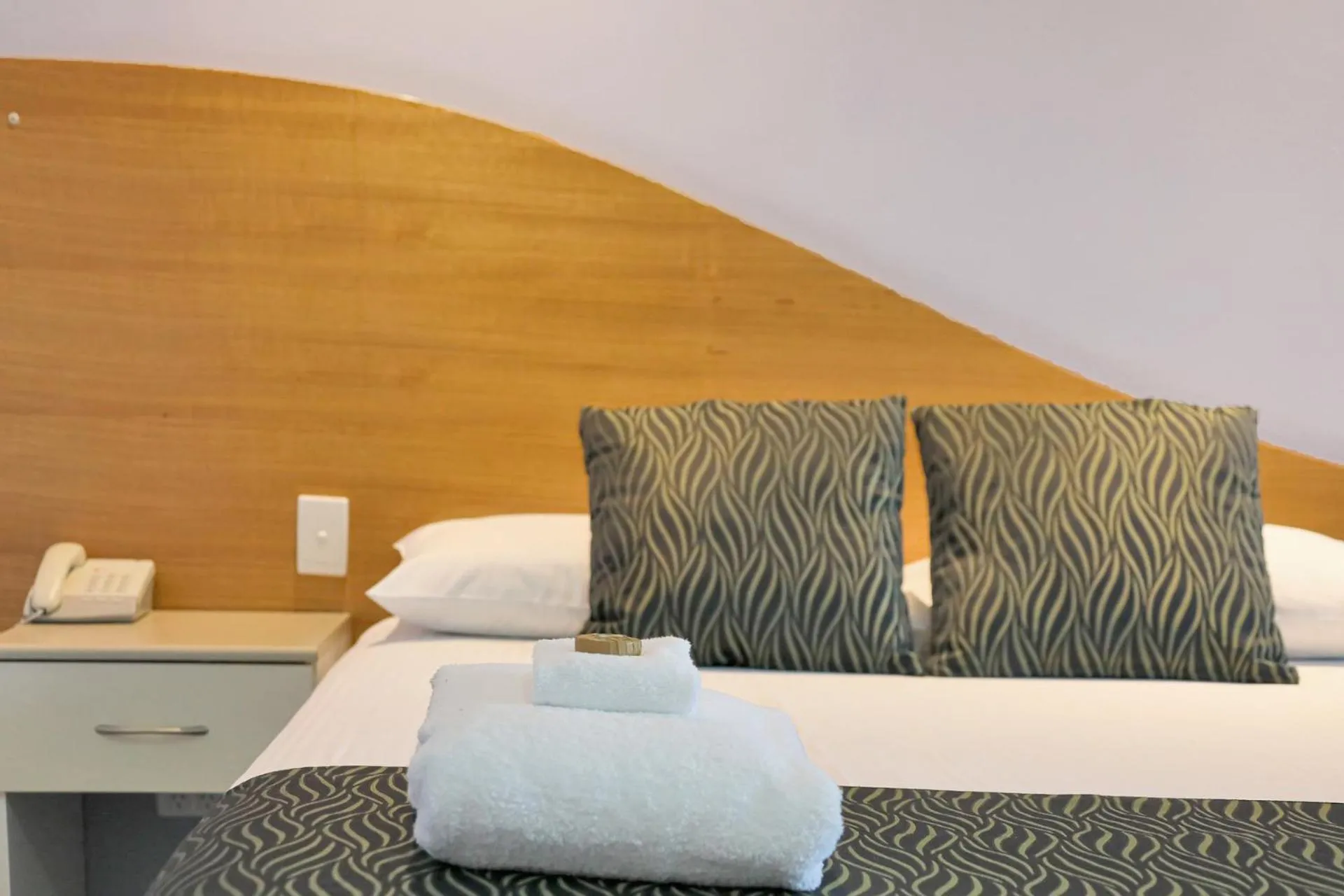 Bed in Shellharbour Village Motel