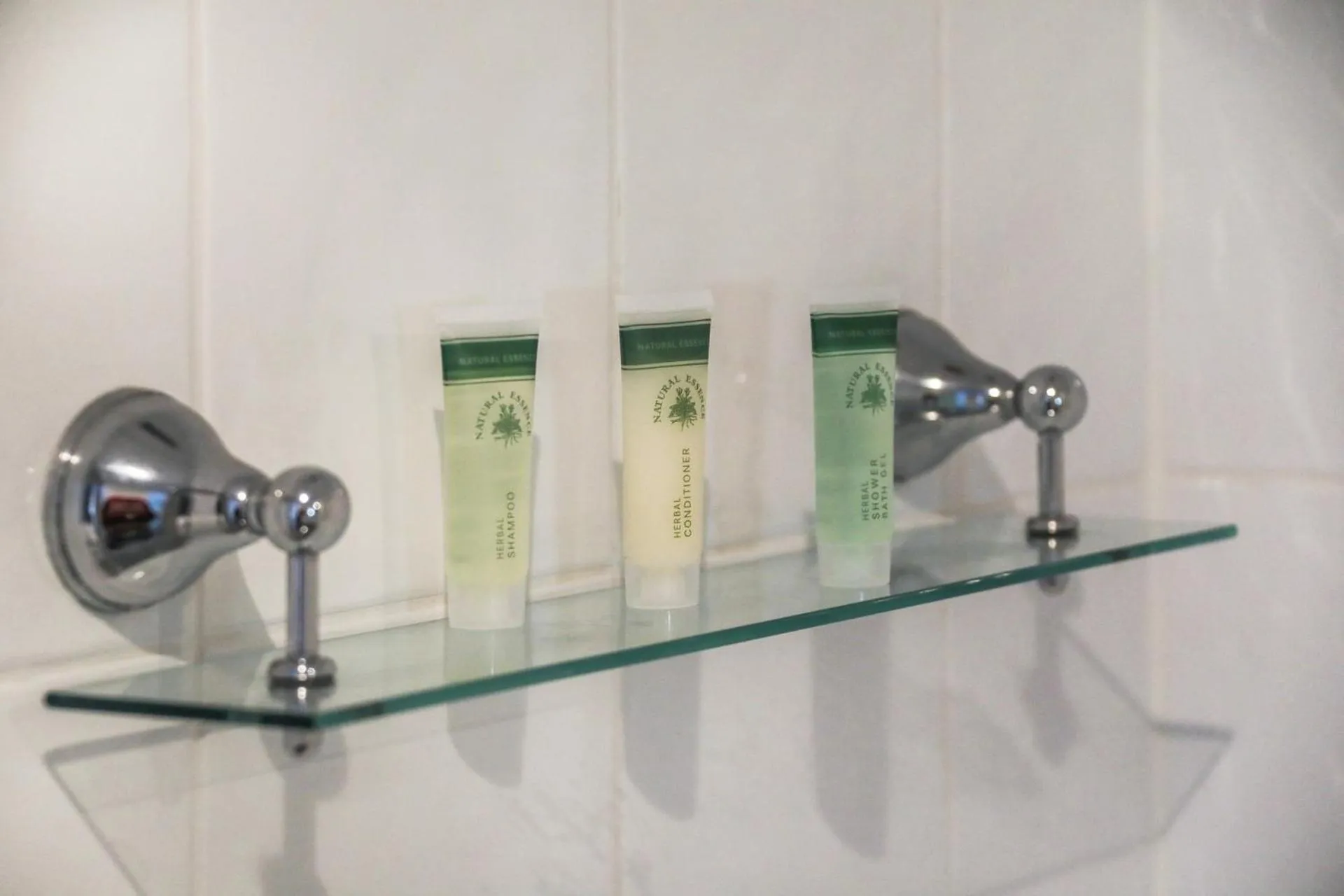 Bathroom in Shellharbour Village Motel