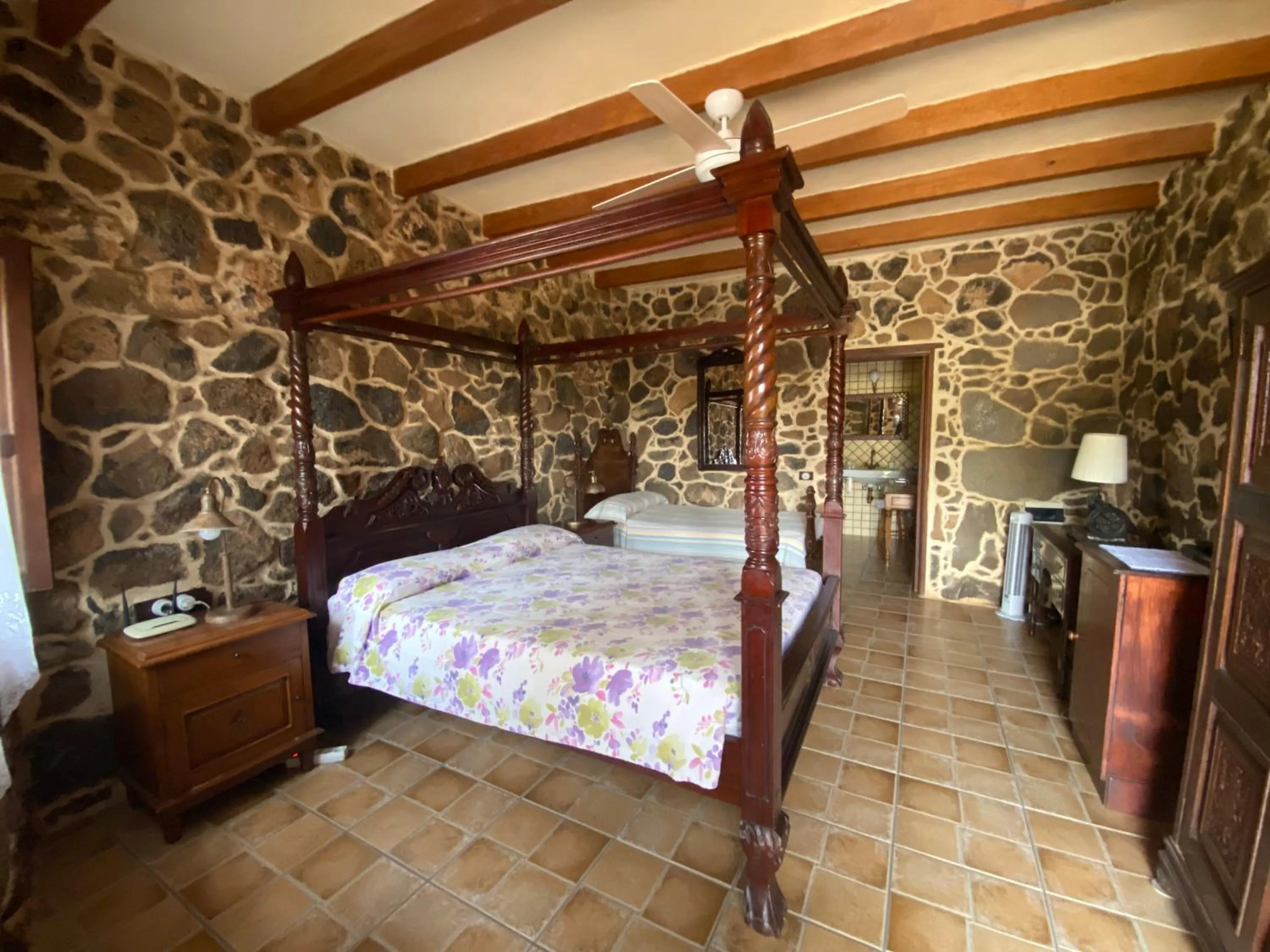 Bed in Hotel Rural Restaurante Mahoh