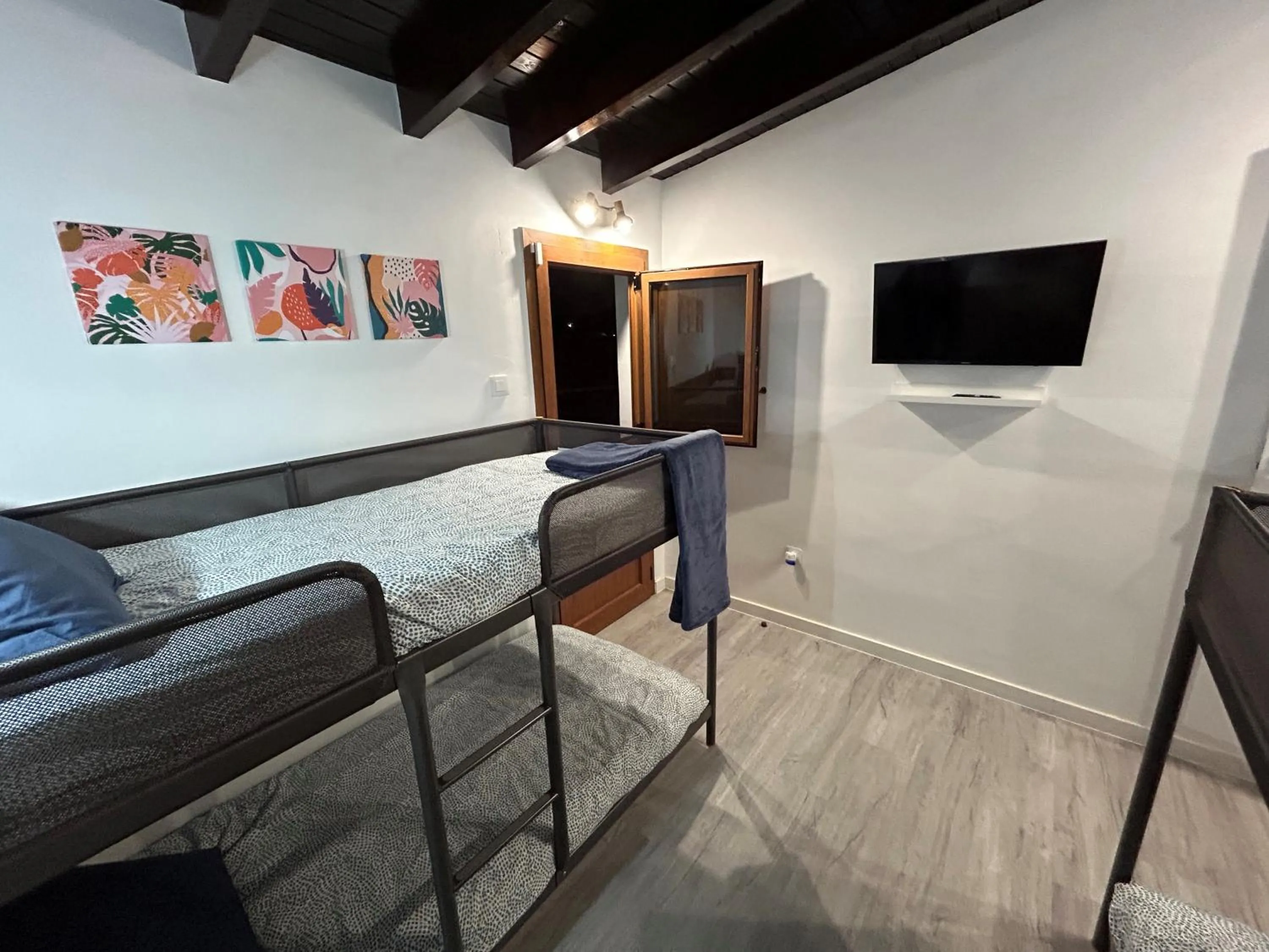 Photo of the whole room in Hotel Rural Restaurante Mahoh