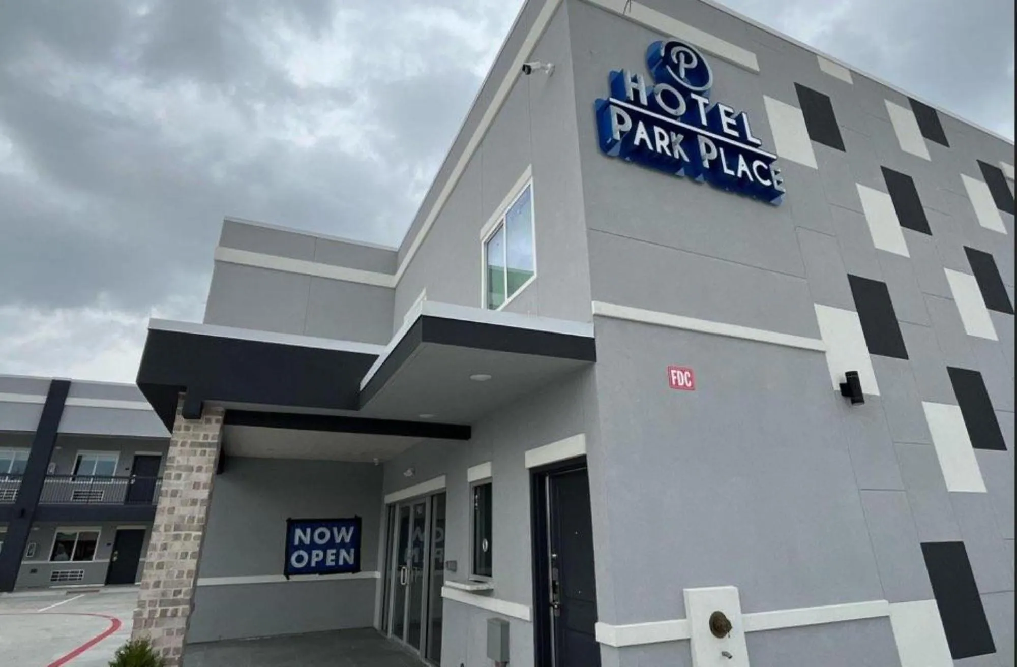 Property building in Hotel Park Place