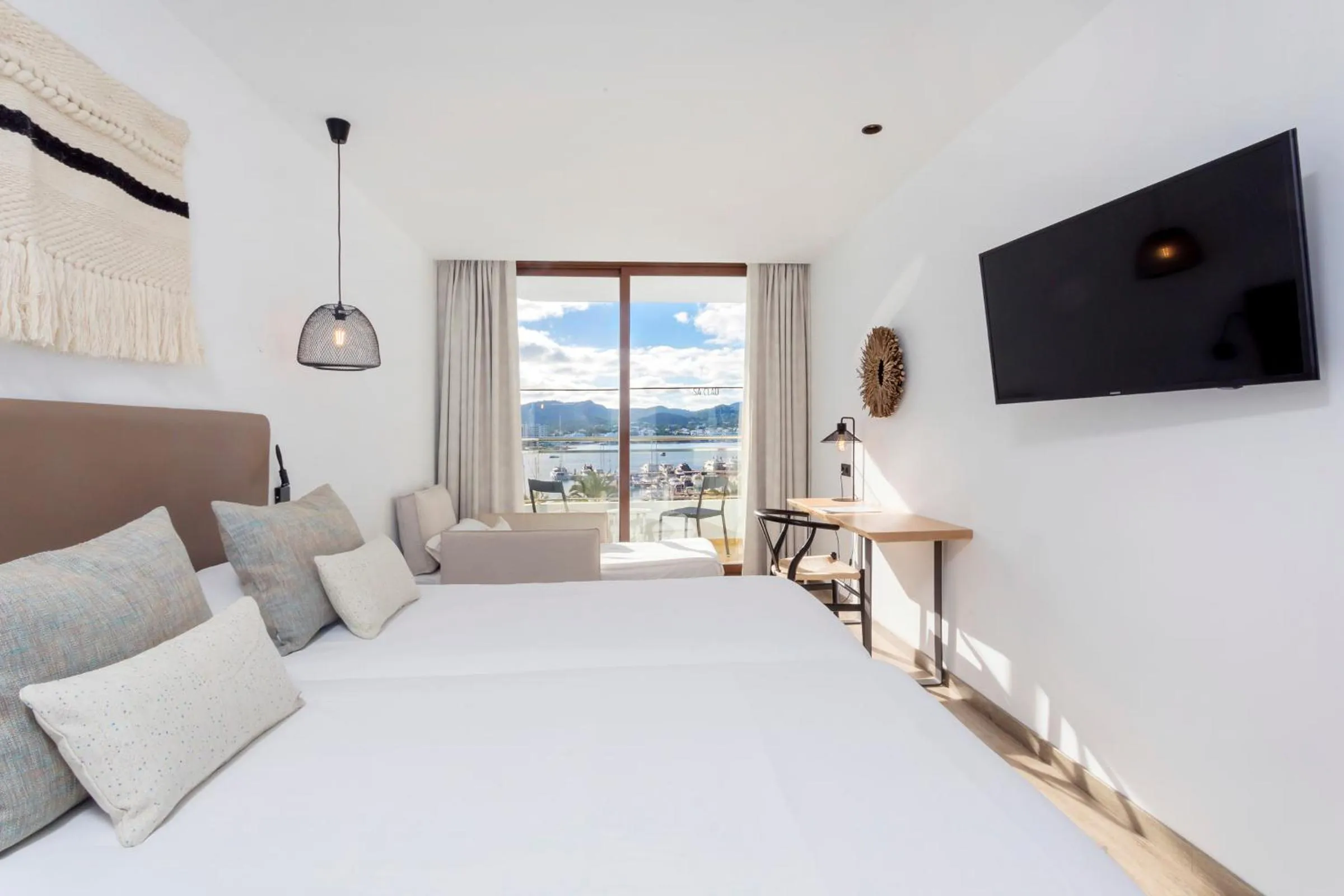 Bedroom, Bed in Hotel Sa Clau by Mambo