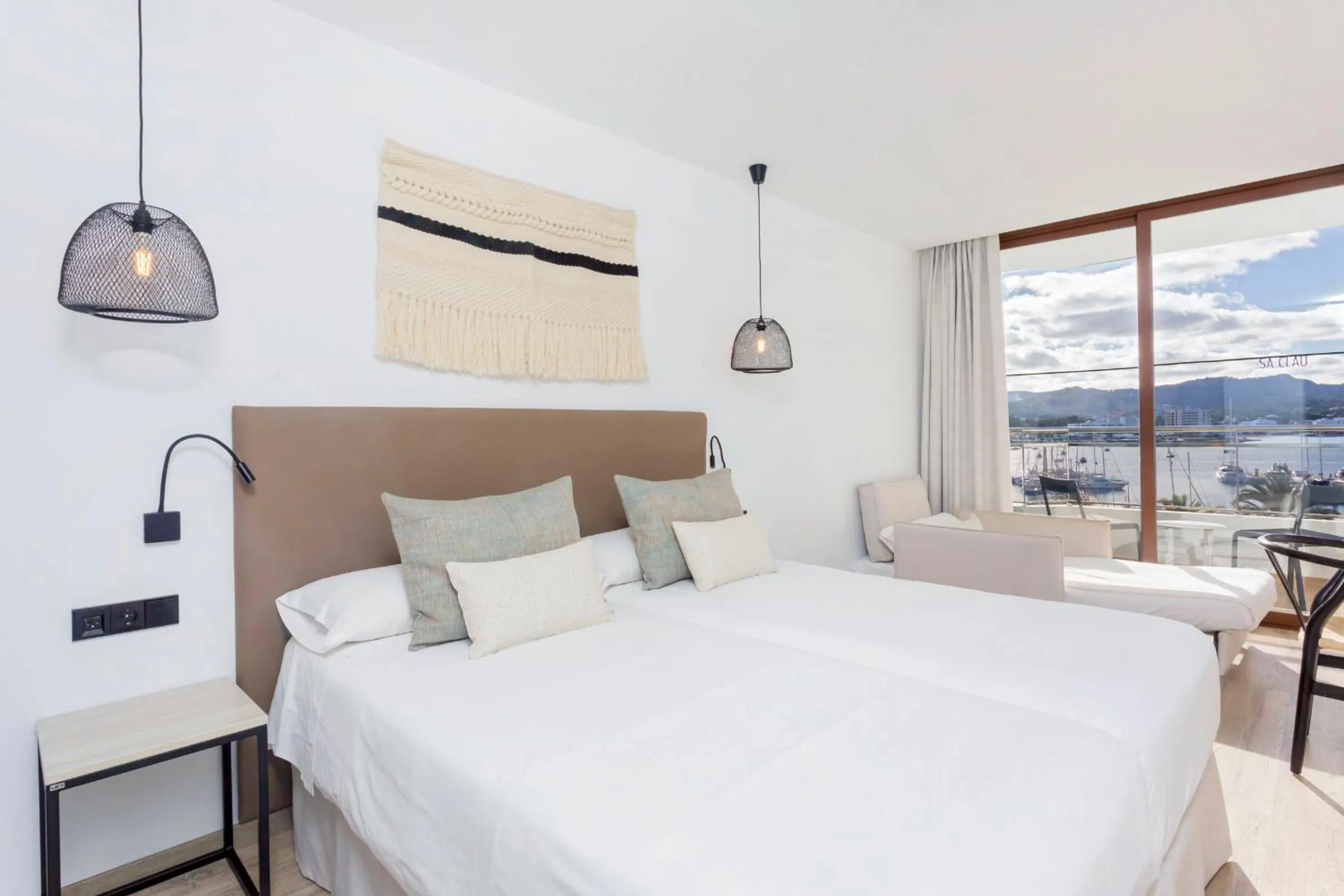 Balcony/Terrace, Bed in Hotel Sa Clau by Mambo