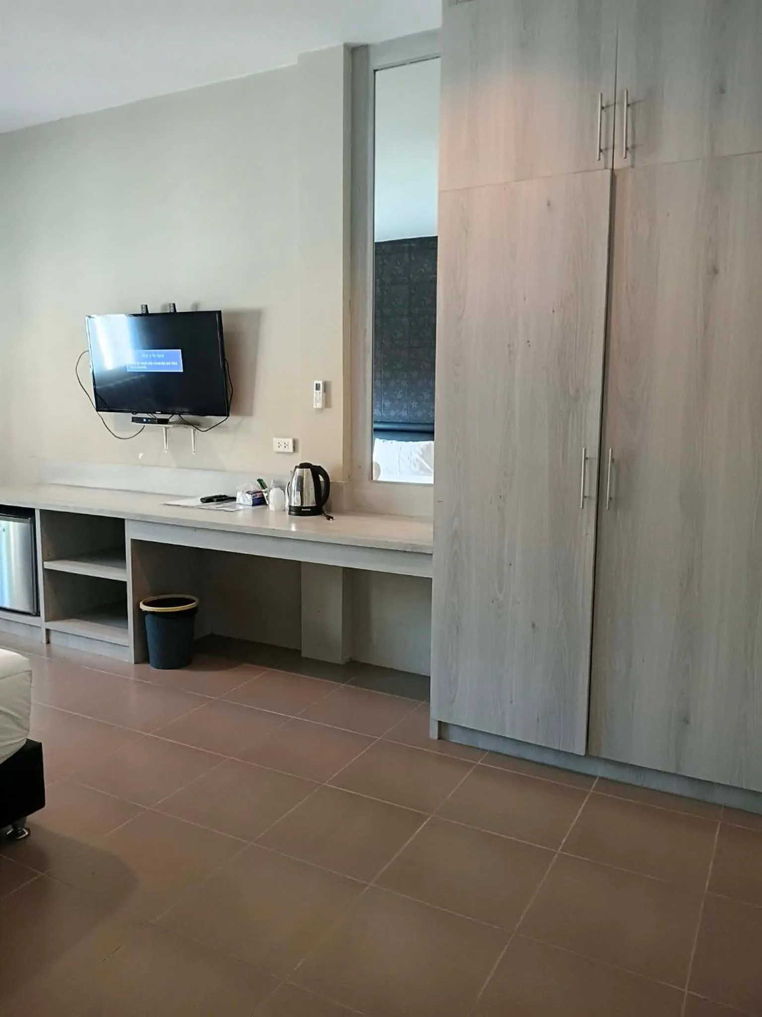 Photo of the whole room in Blue Horizon