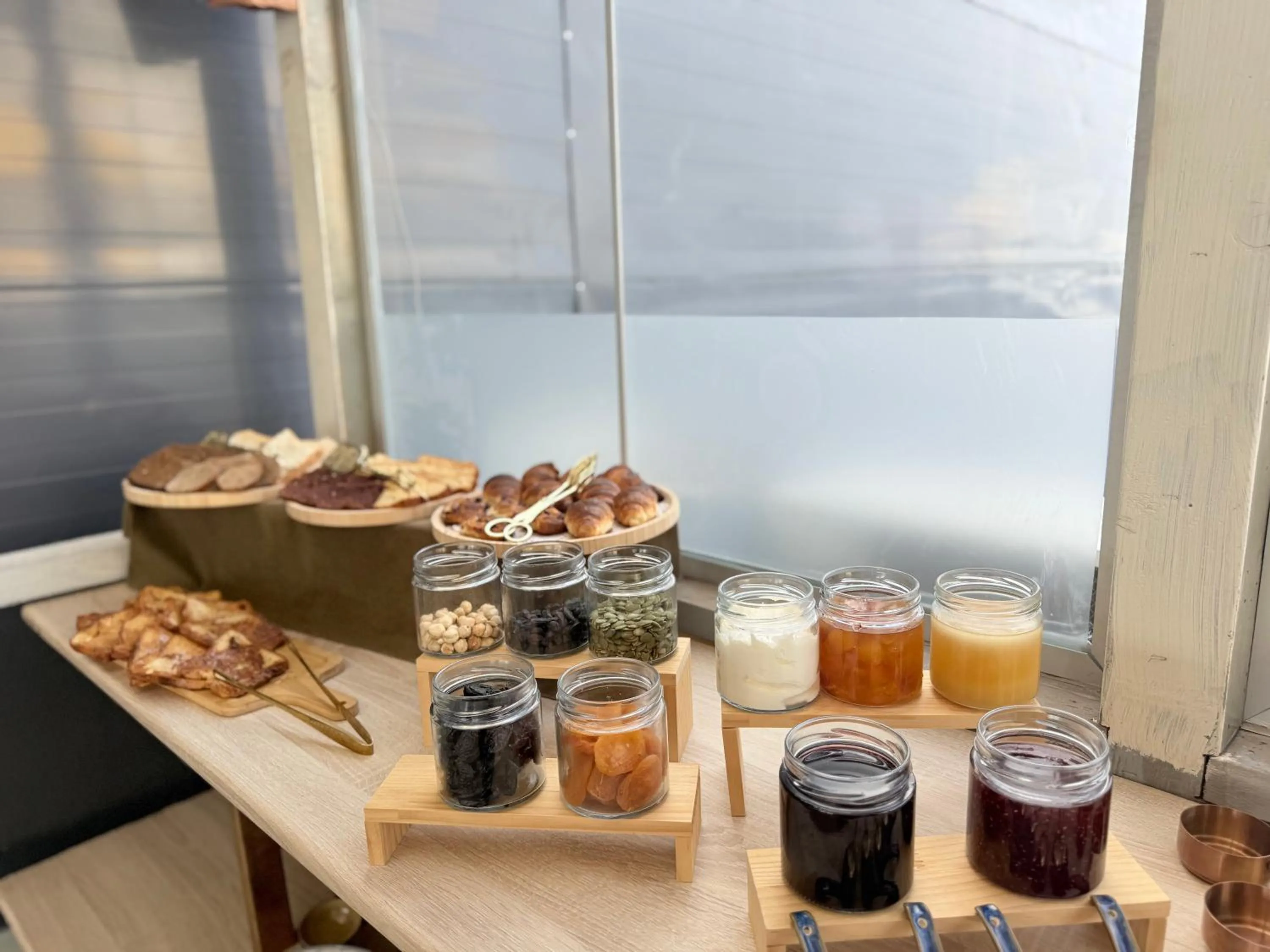 Breakfast in Acord Hotel & Balcony