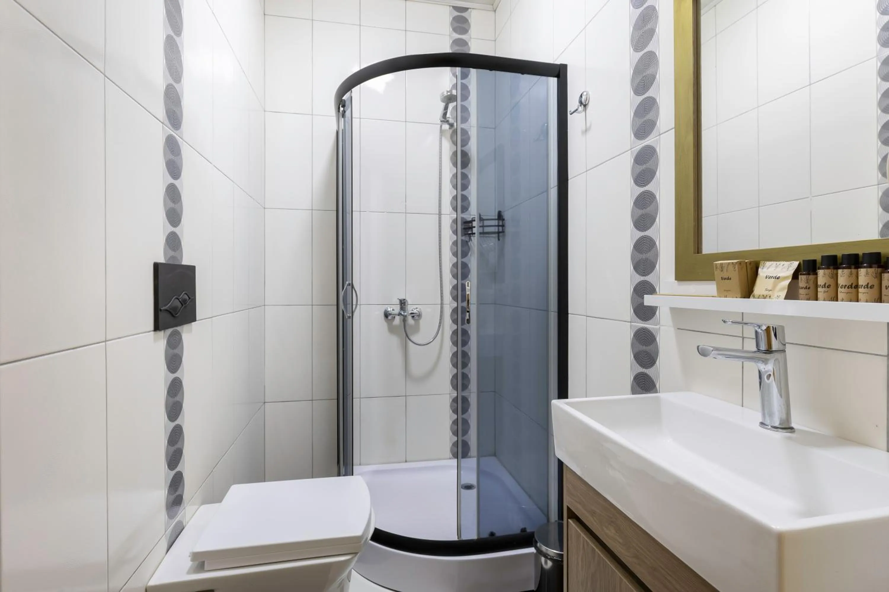 Shower in Acord Hotel & Balcony