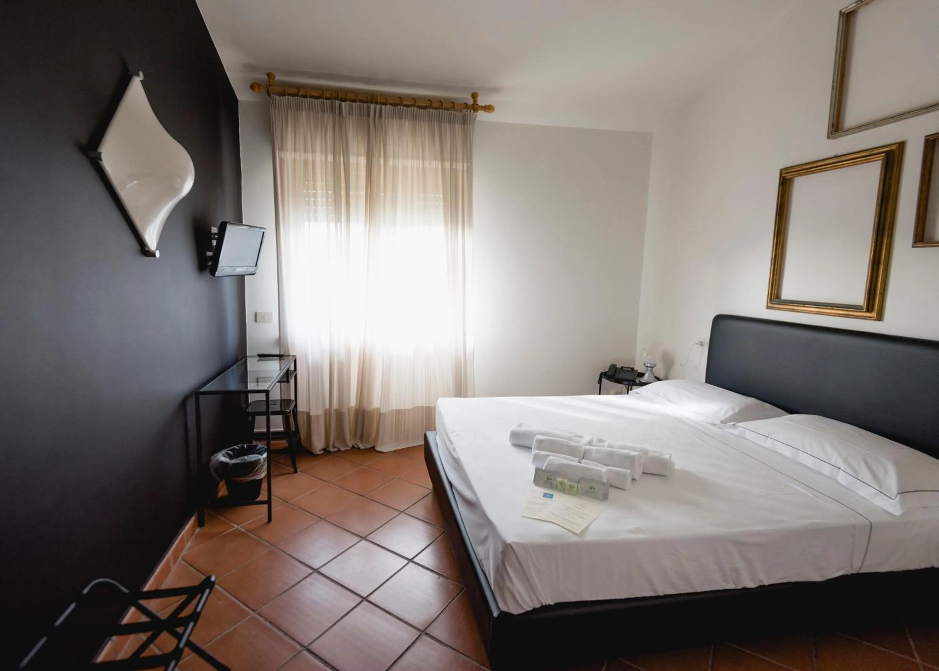 Bedroom in Mami Sabaudia Hotel