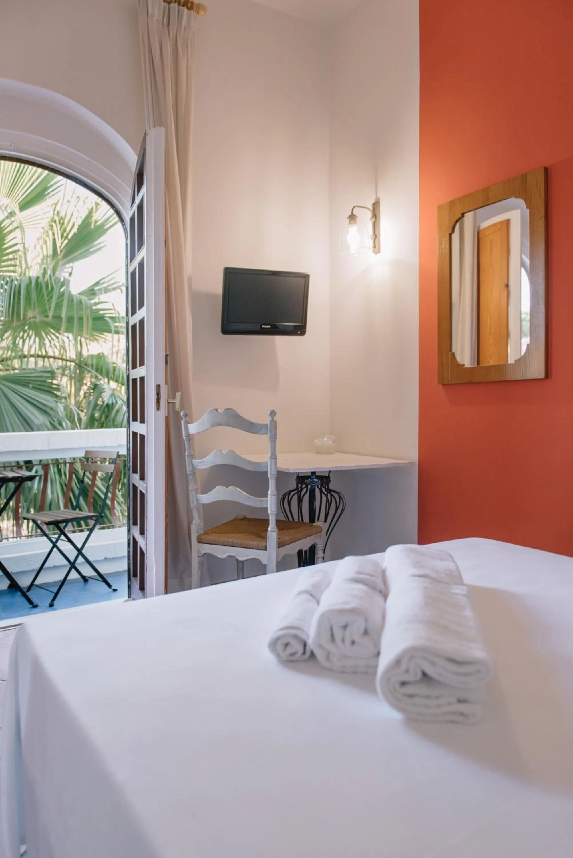 TV and multimedia in Mami Sabaudia Hotel