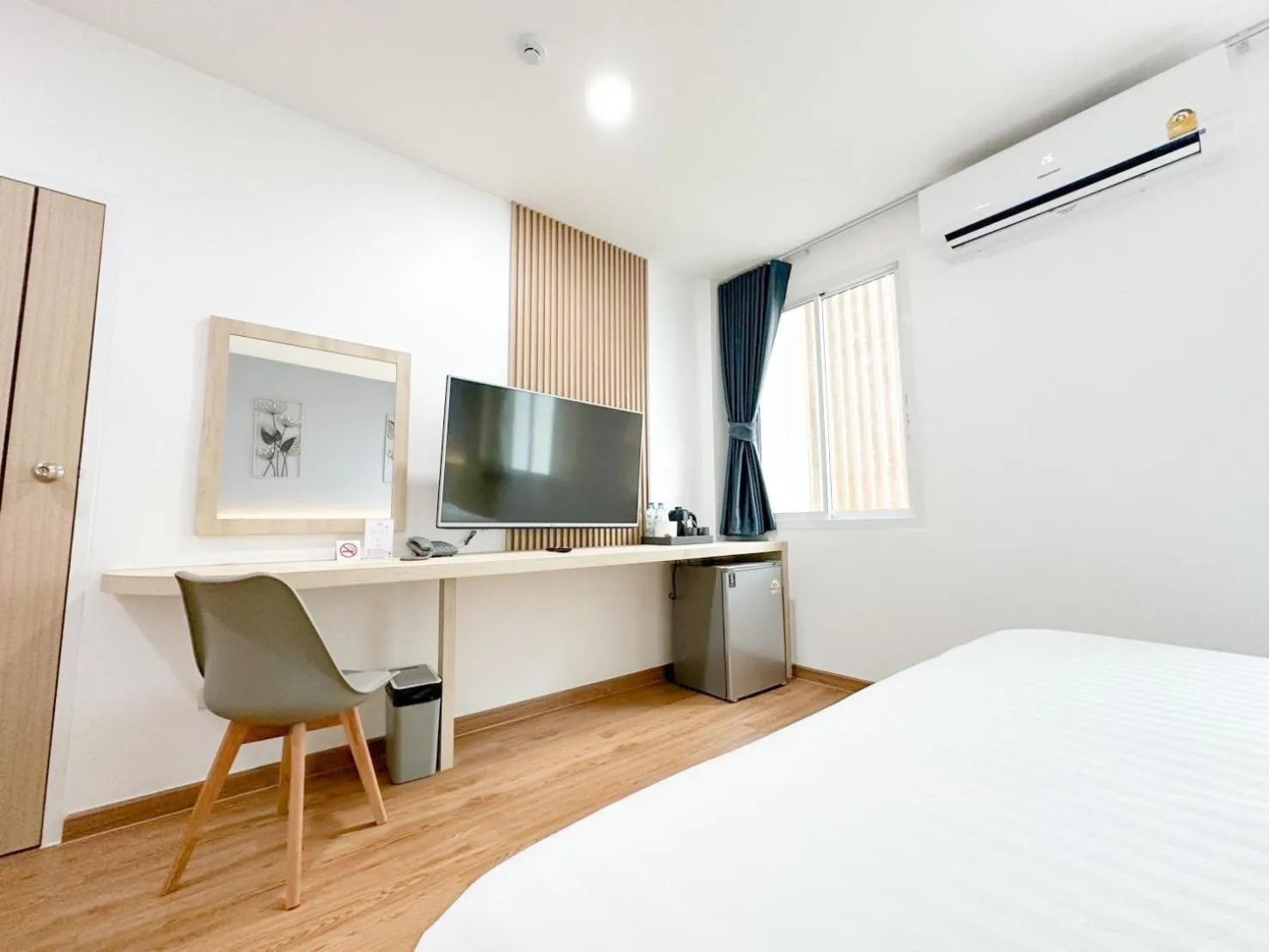 TV and multimedia, Bed in H-Banaat Hotel