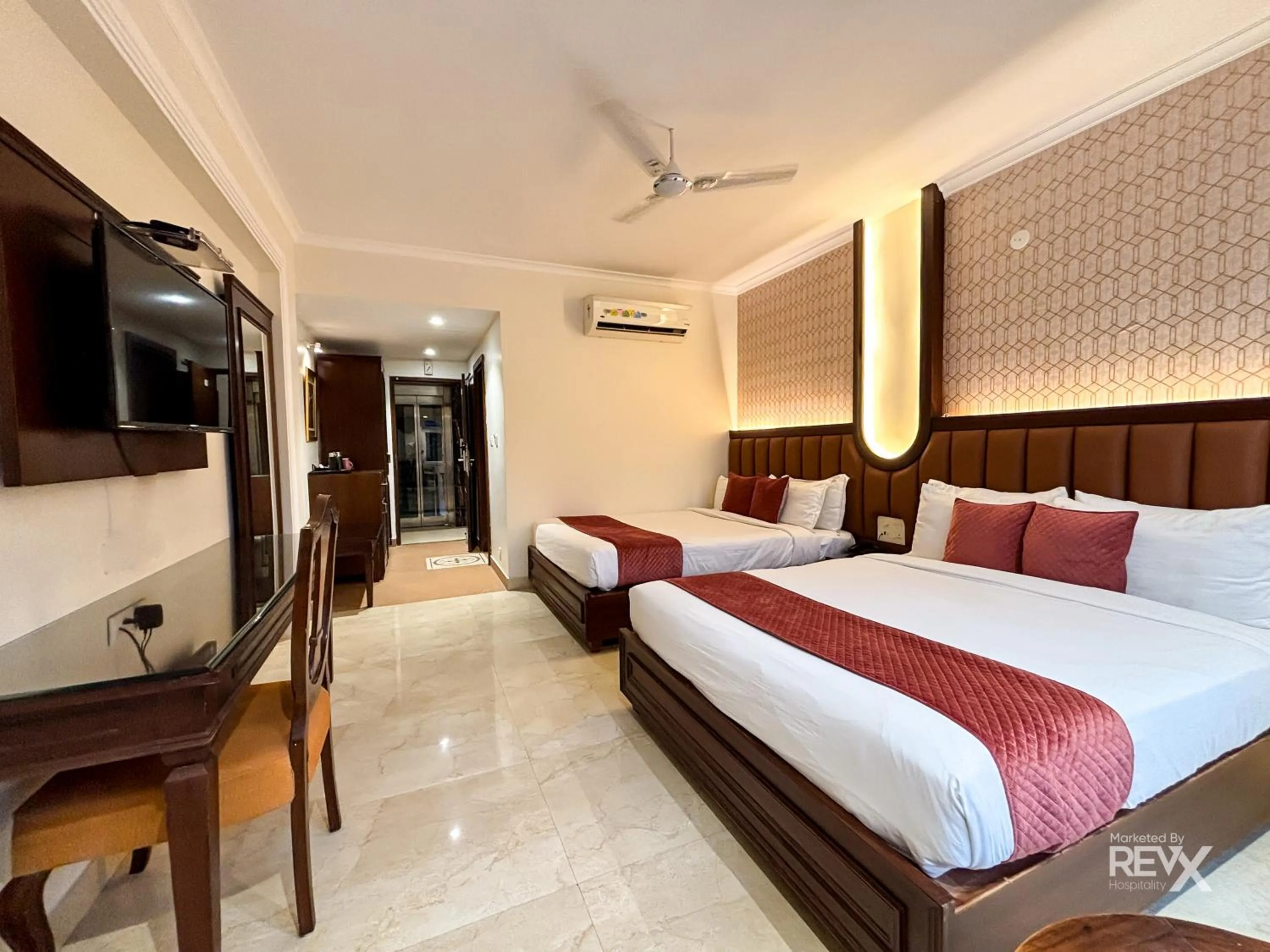 Bed in Hotel Green View - Behind Pramarth Niketan