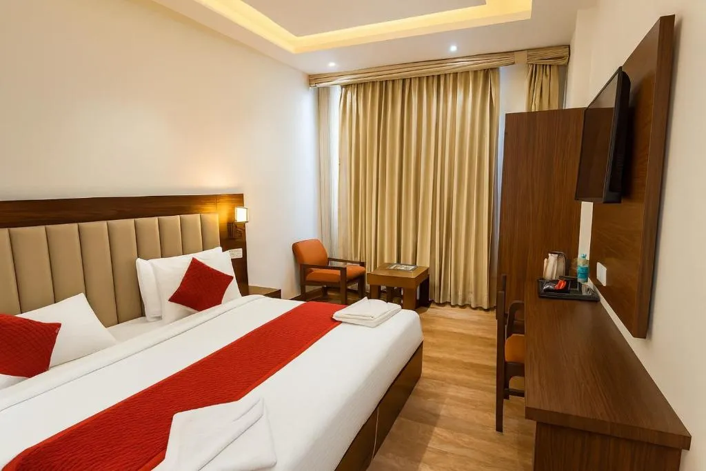 Bedroom, Bed in Hotel Green View - Behind Pramarth Niketan