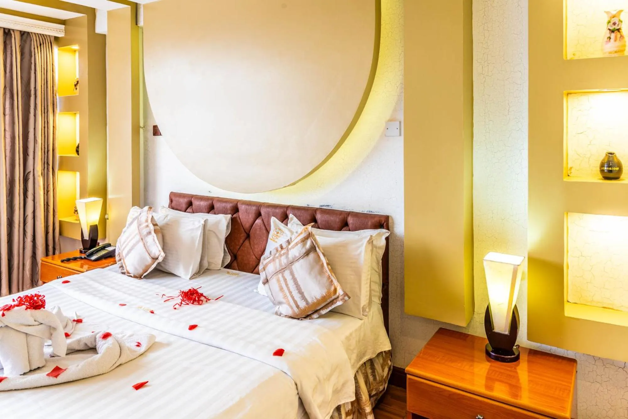 Bed in Hillcourt Resort and Spa