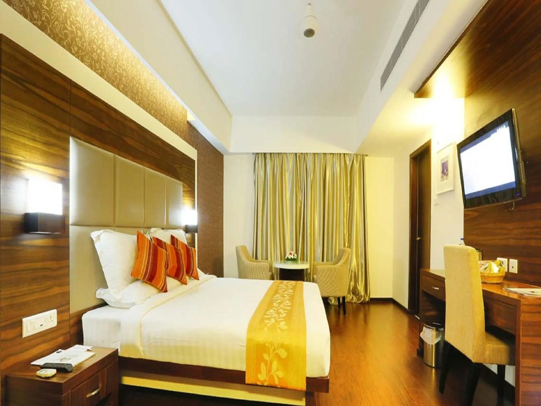 Bedroom in Hotel Moonlit Regency