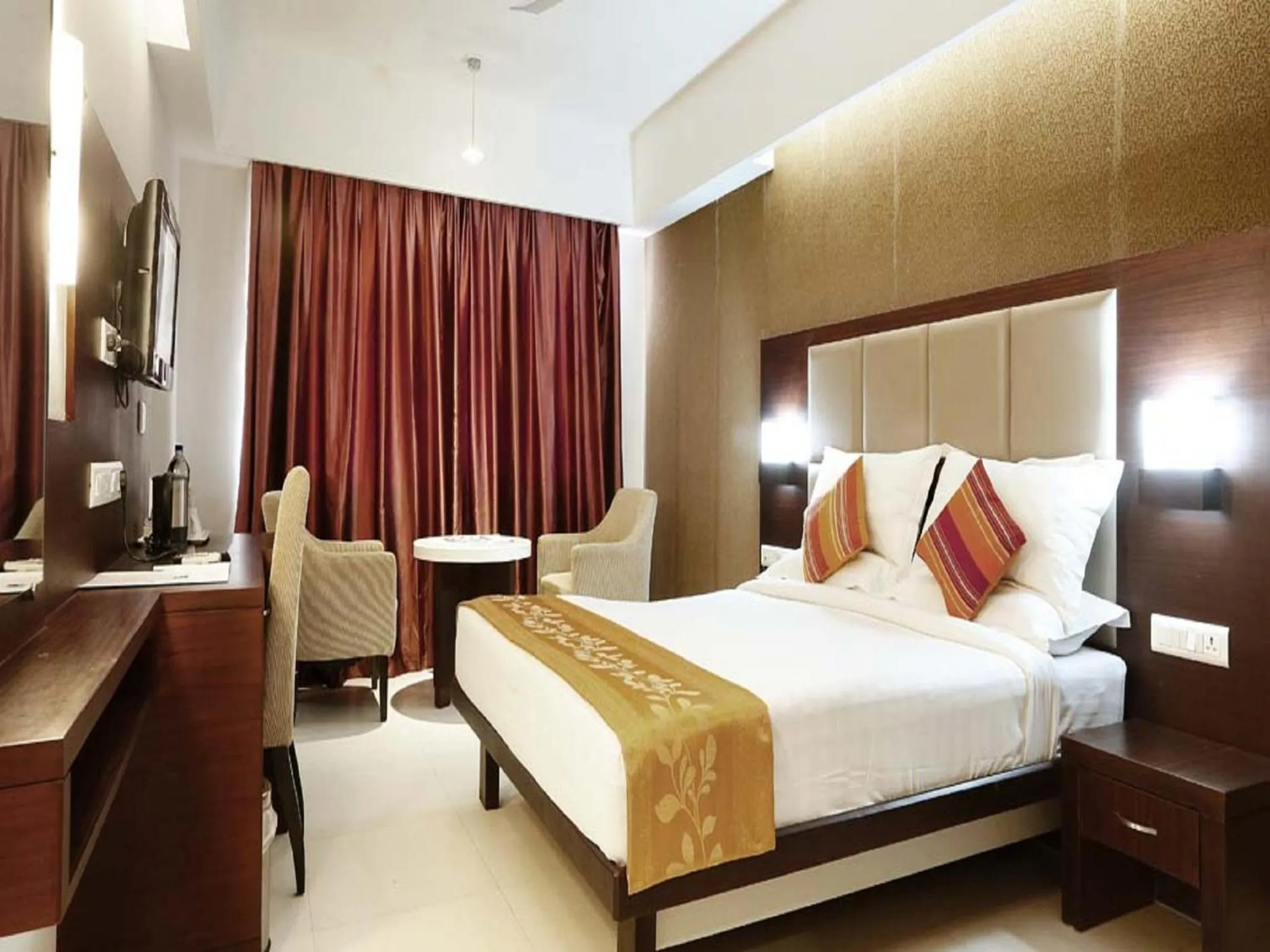 Bedroom in Hotel Moonlit Regency