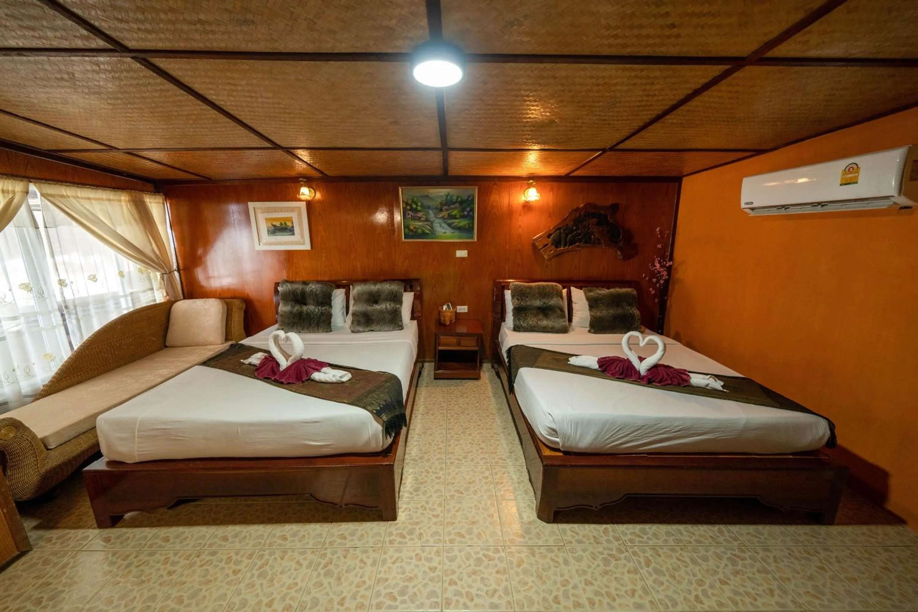 Bed in Tongta Phaview Resort