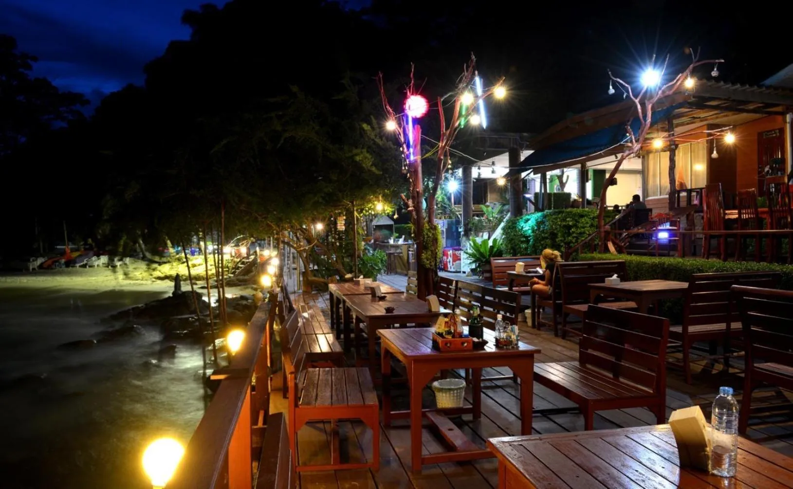 Restaurant/places to eat in Tongta Phaview Resort