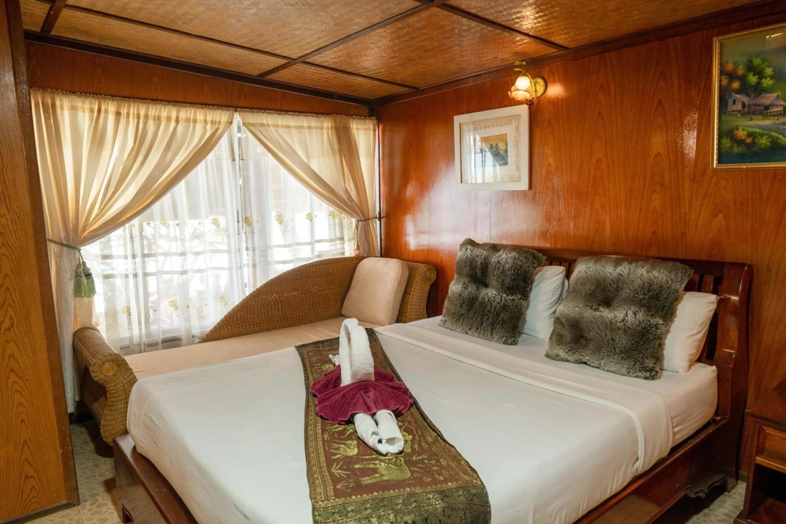Bed in Tongta Phaview Resort