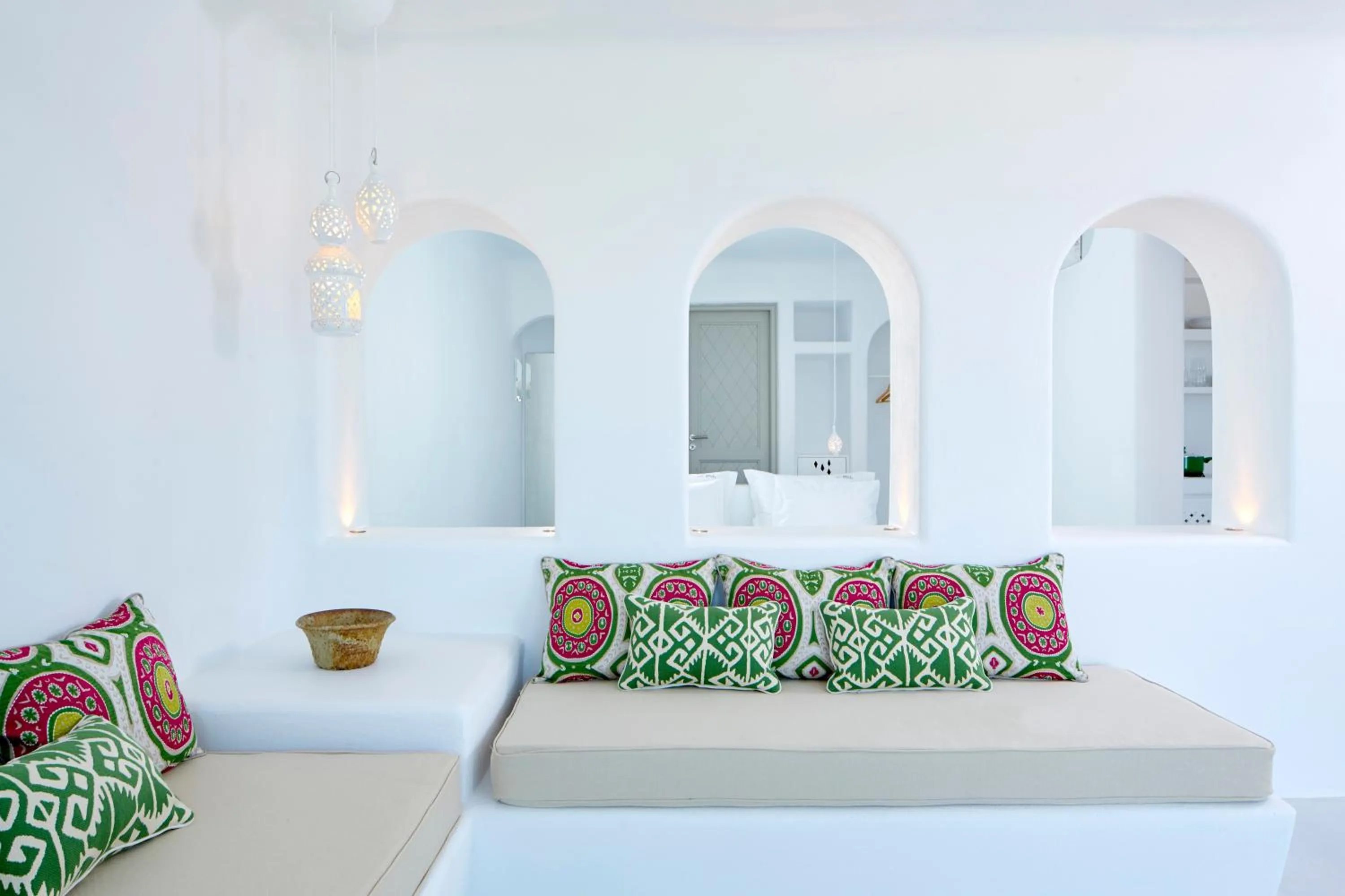 Living room, Bed in Skyfall Suites - Adults Only