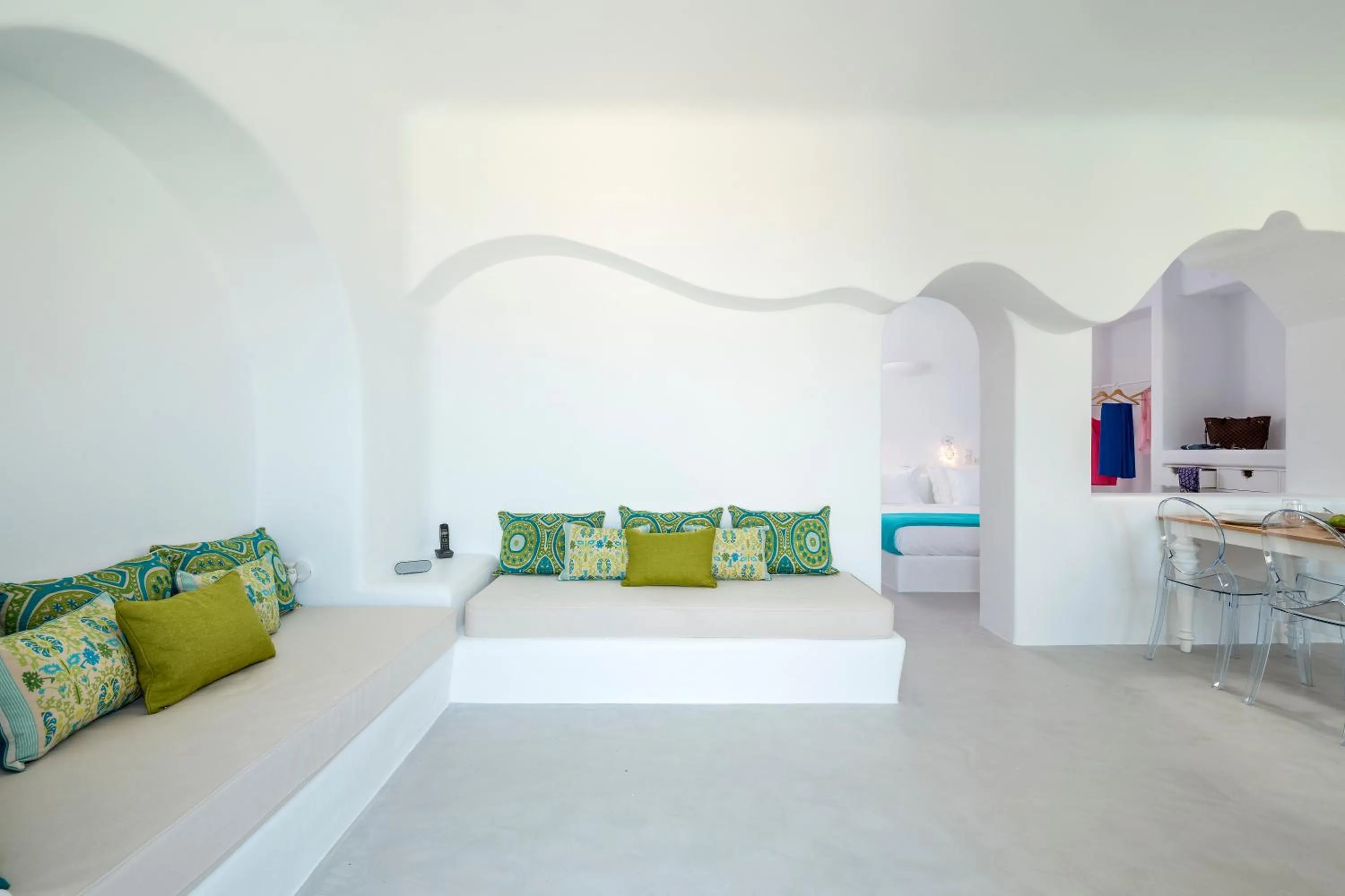 Living room, Bed in Skyfall Suites - Adults Only