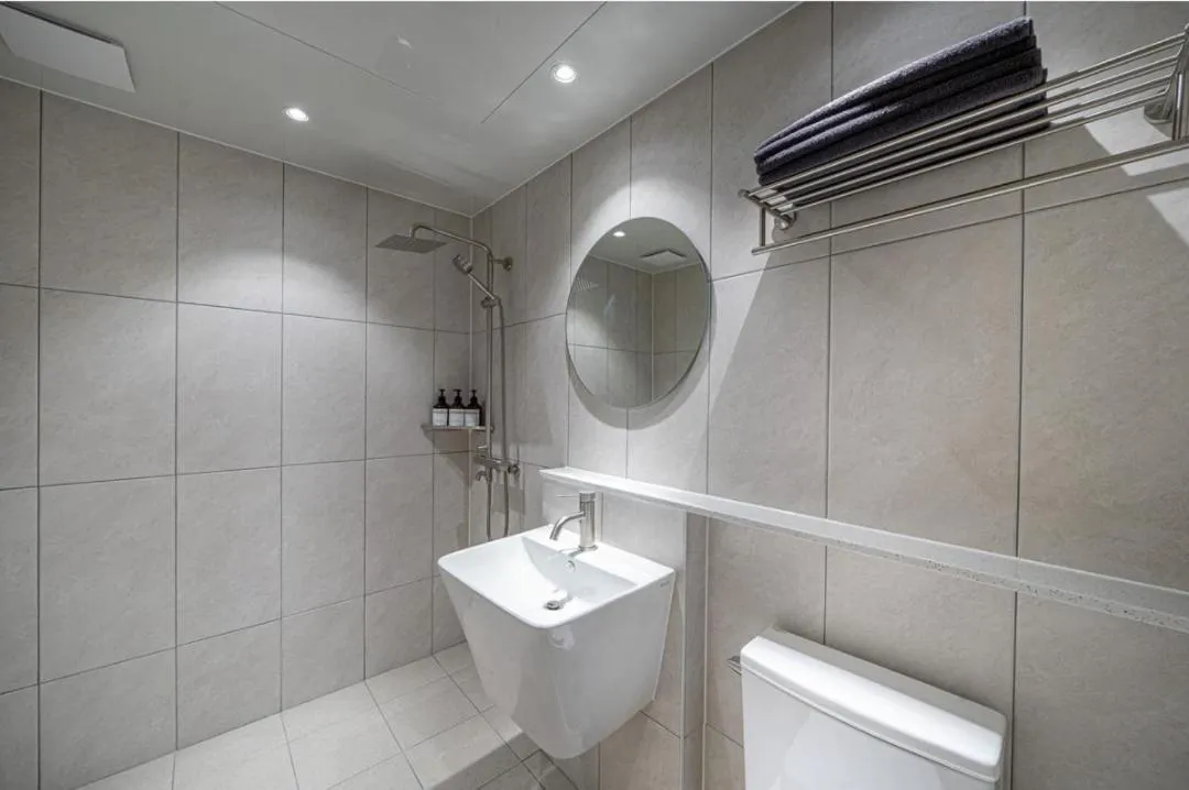 Brown Dot Hotel South Gumi