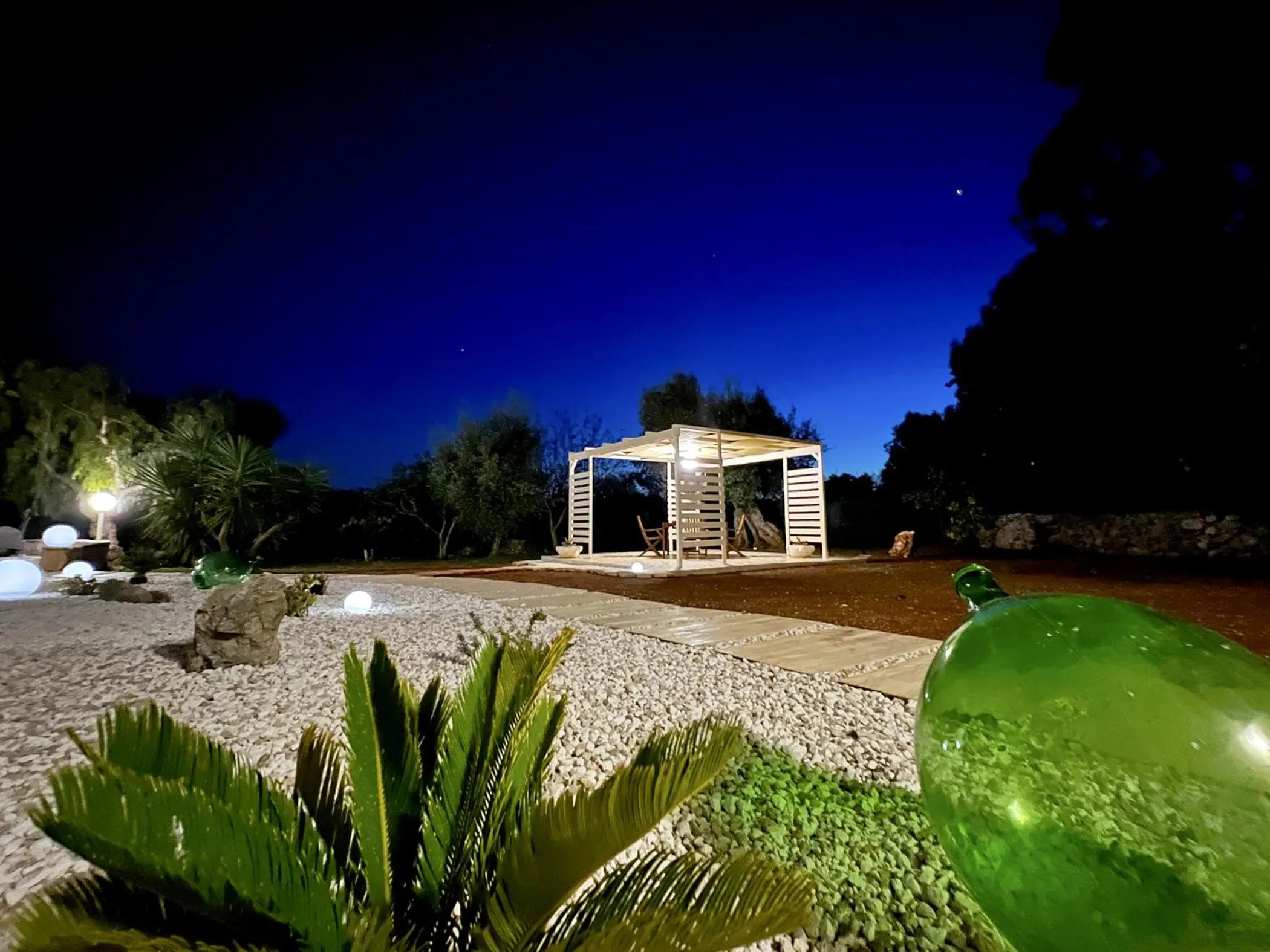 Garden in La Maison One B&B