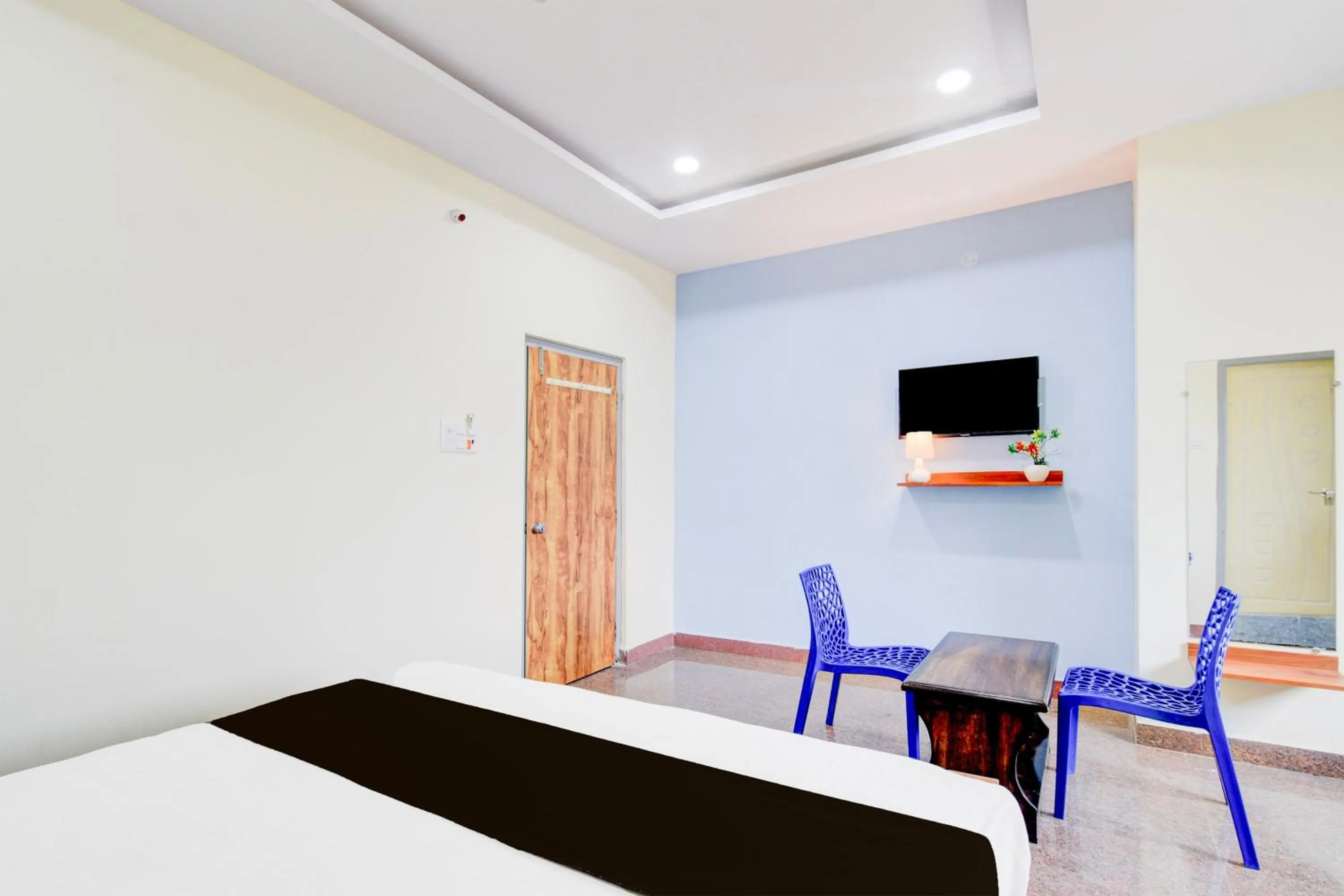 Bedroom, Bed in Hotel O SRINIVASA RESIDENCY