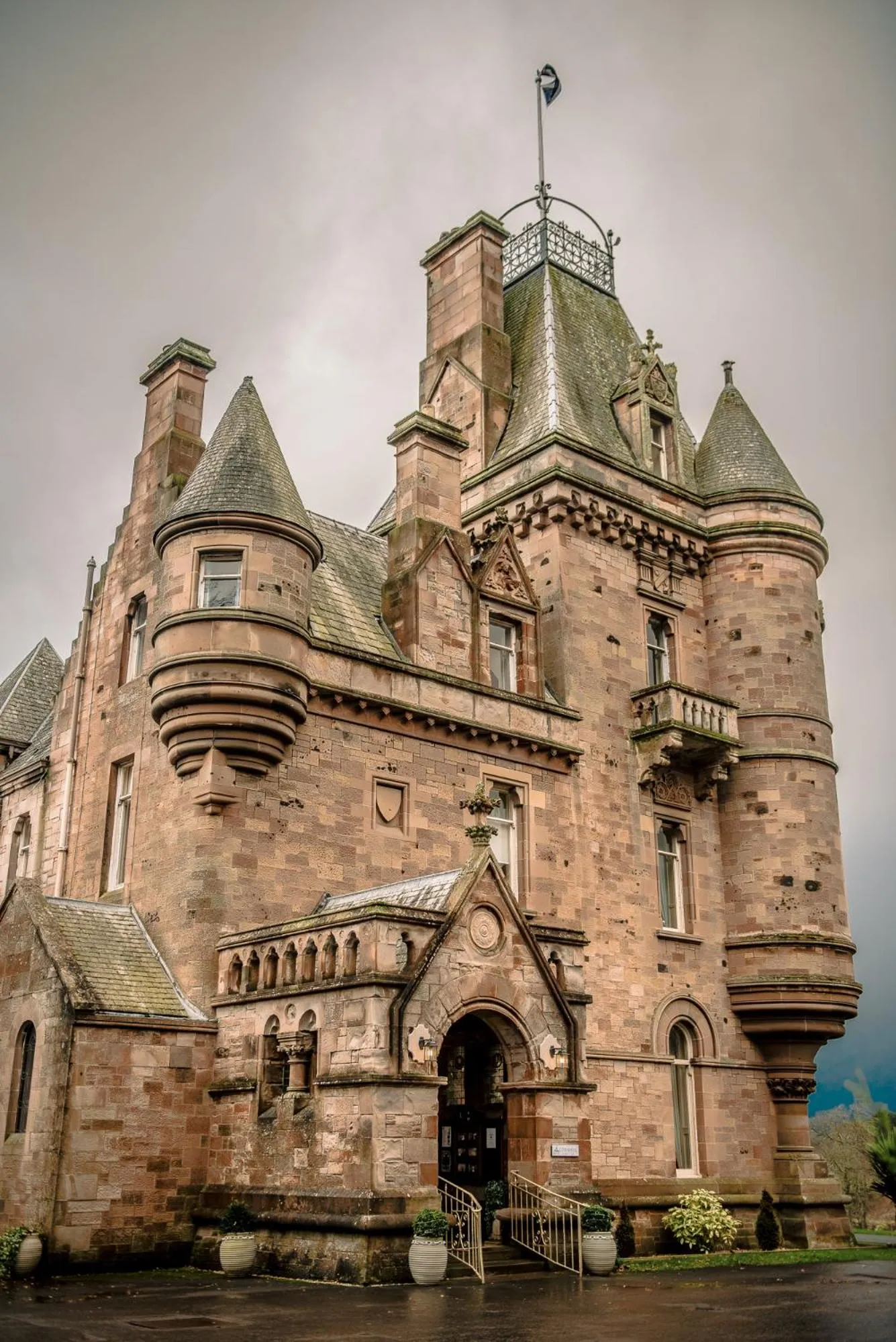 Facade/entrance in Cornhill Castle