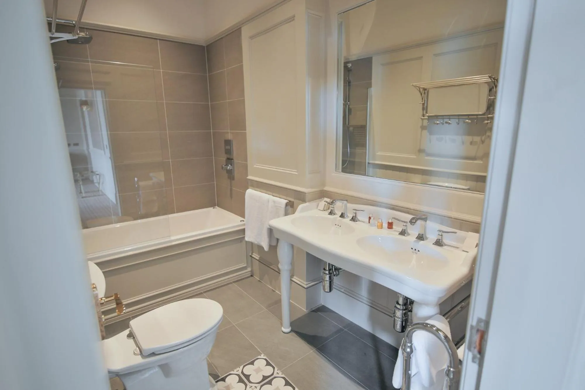 Bathroom in Cornhill Castle