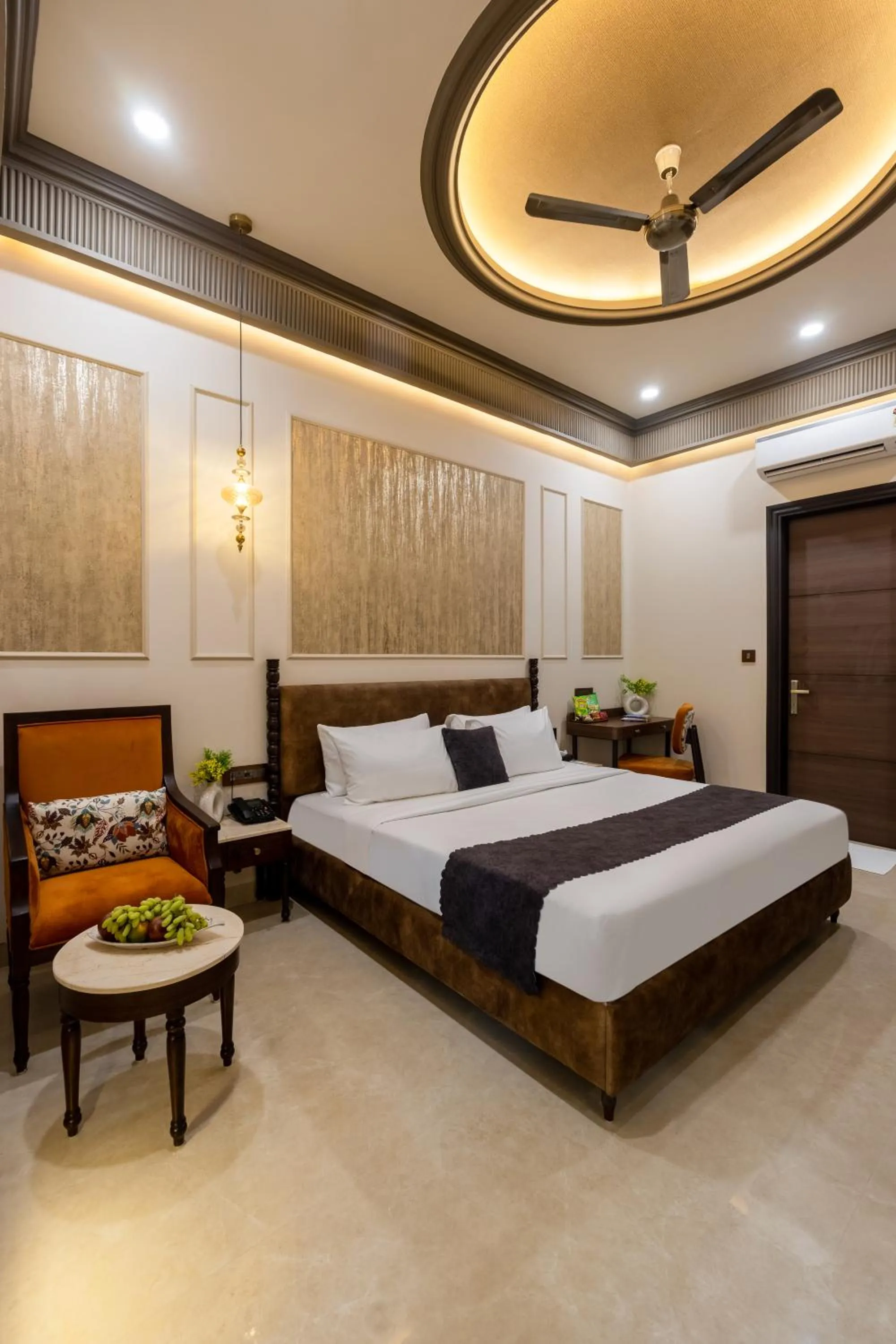 Bed in Saltstayz Autograph - Connaught Place
