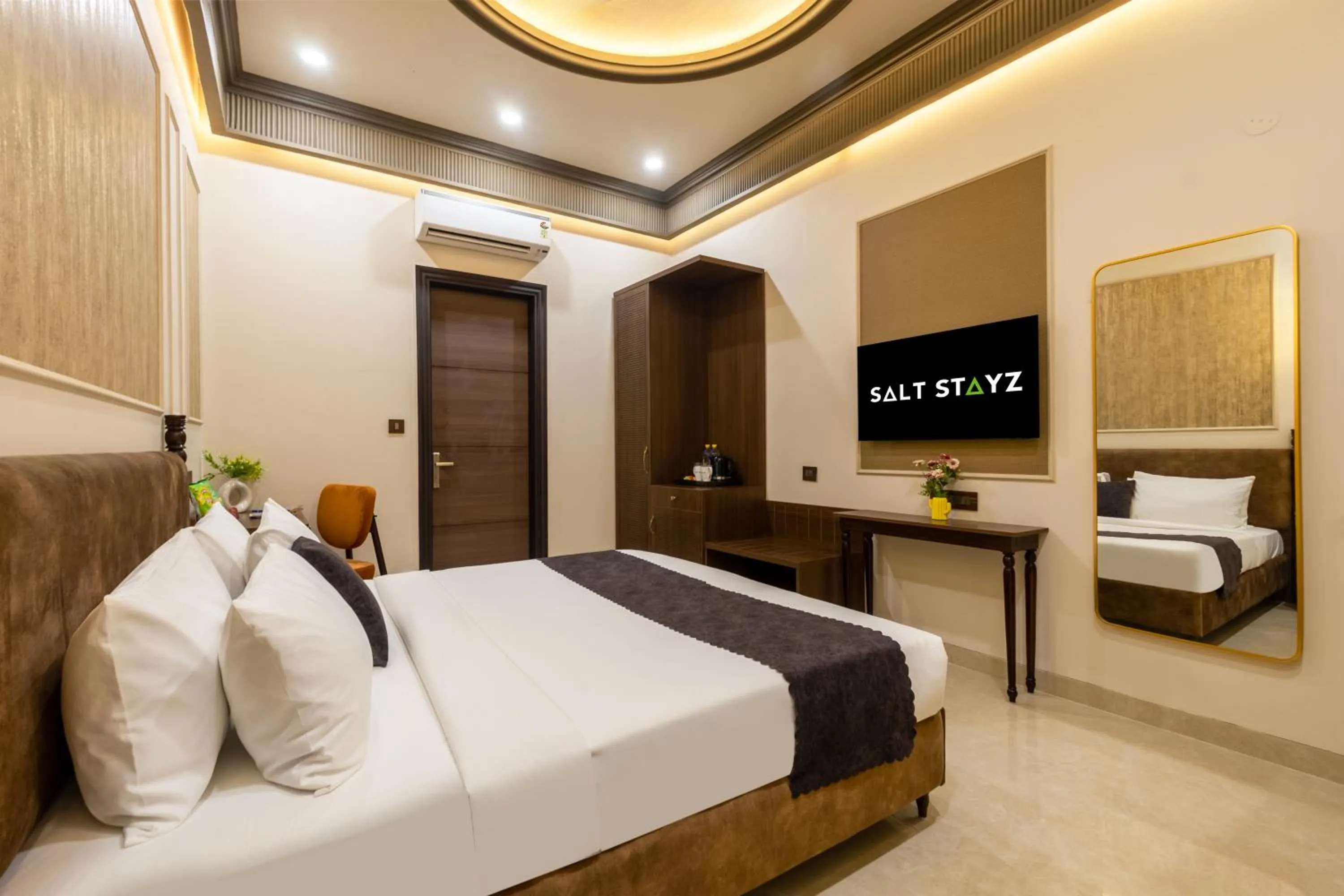 Bed in Saltstayz Autograph - Connaught Place