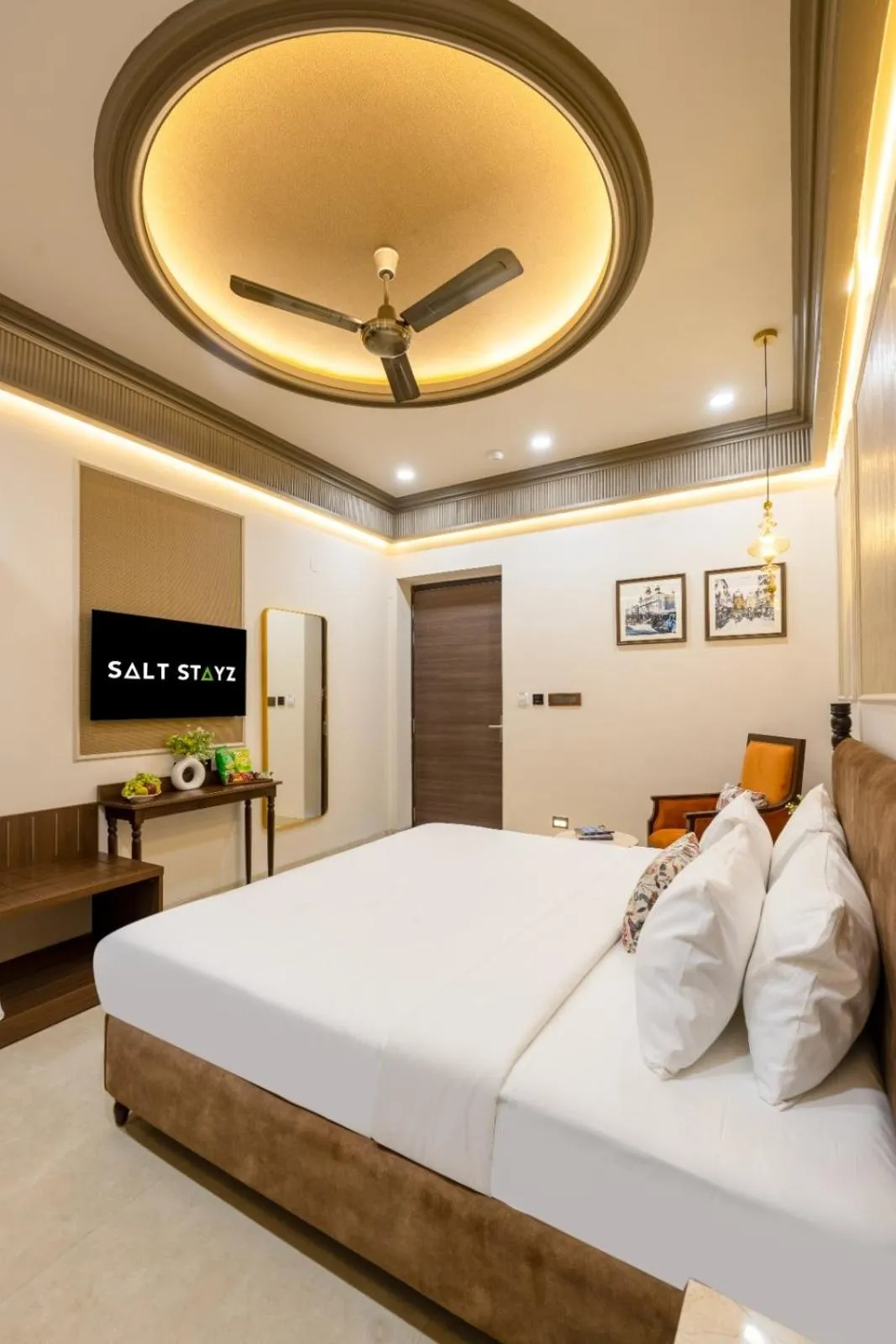 Bed in Saltstayz Autograph - Connaught Place