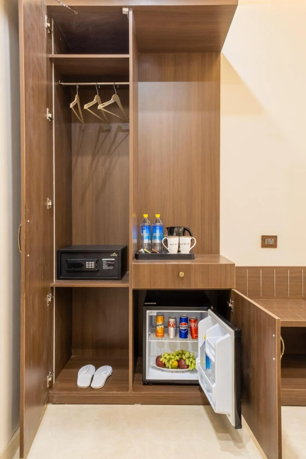 Coffee/tea facilities in Saltstayz Autograph - Connaught Place