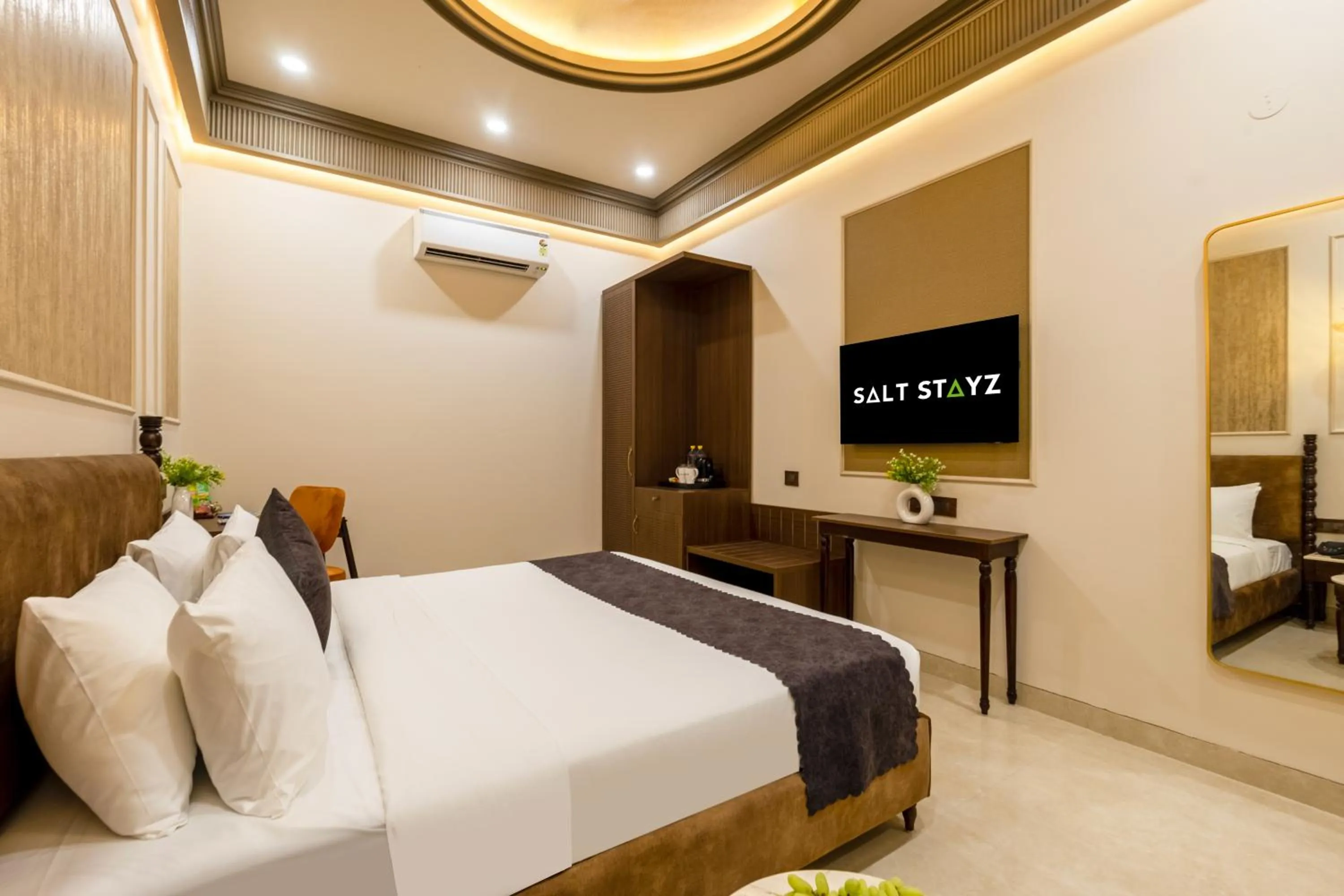 Bed in Saltstayz Autograph - Connaught Place