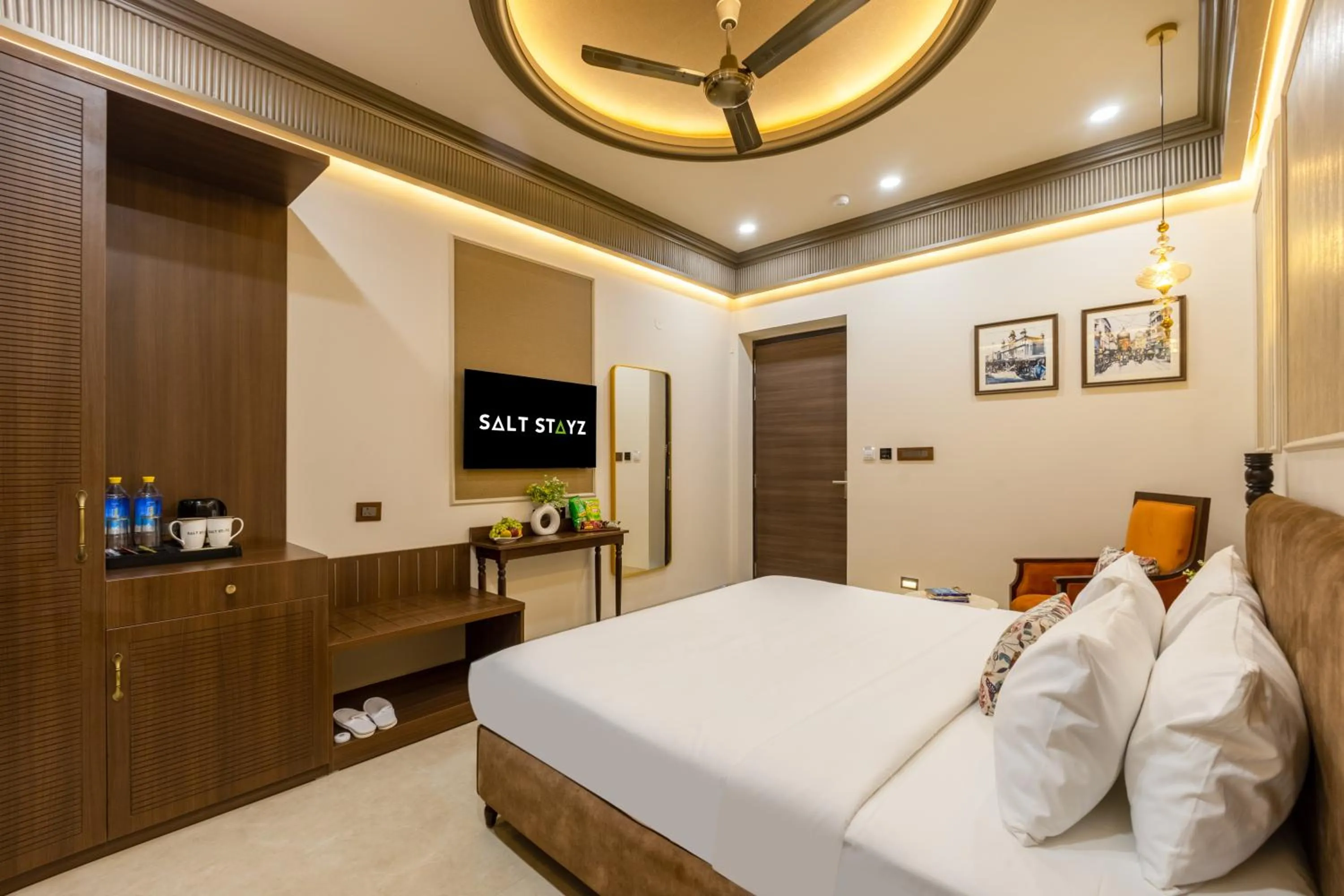 Bed in Saltstayz Autograph - Connaught Place