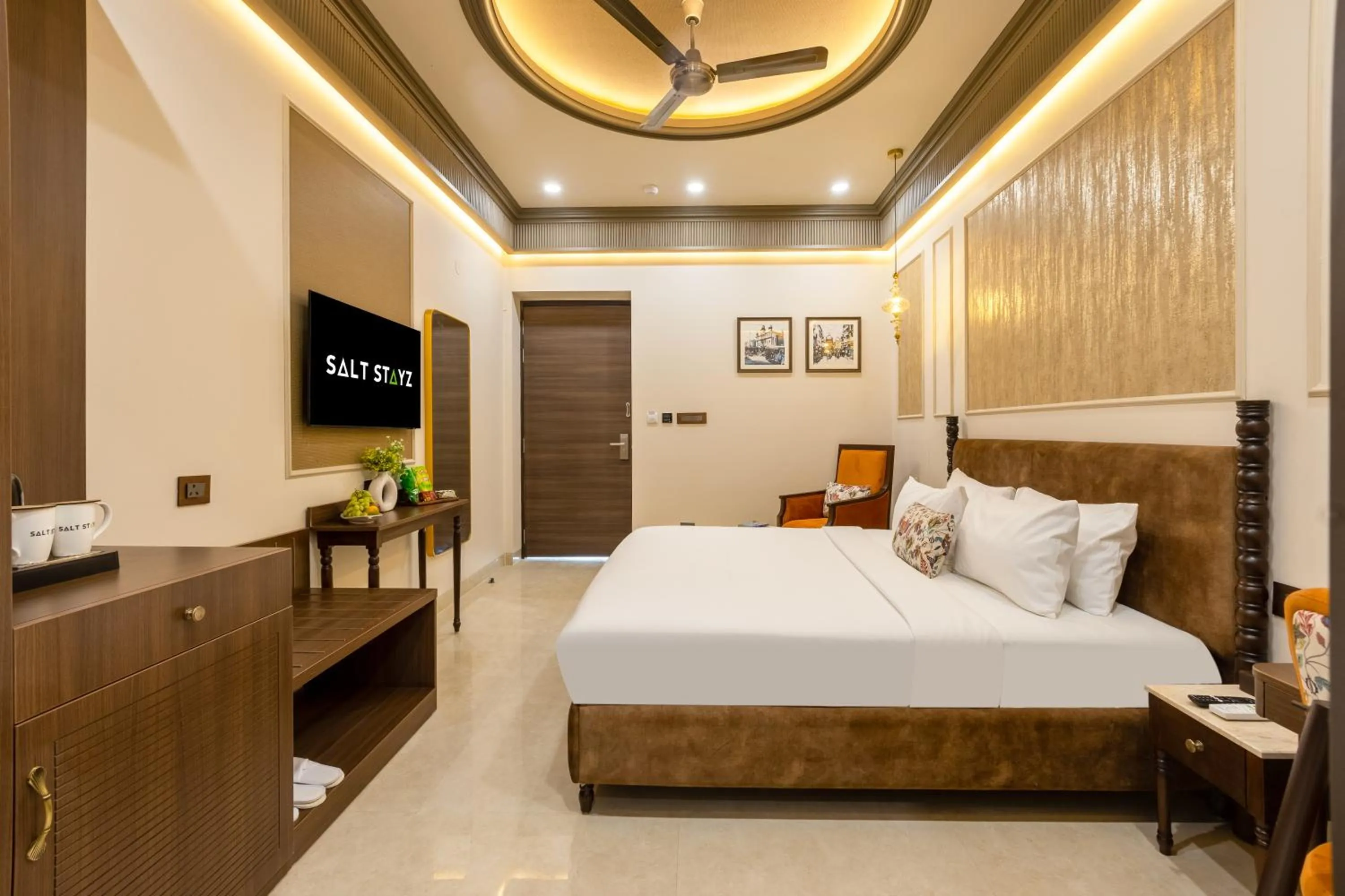 Bed in Saltstayz Autograph - Connaught Place