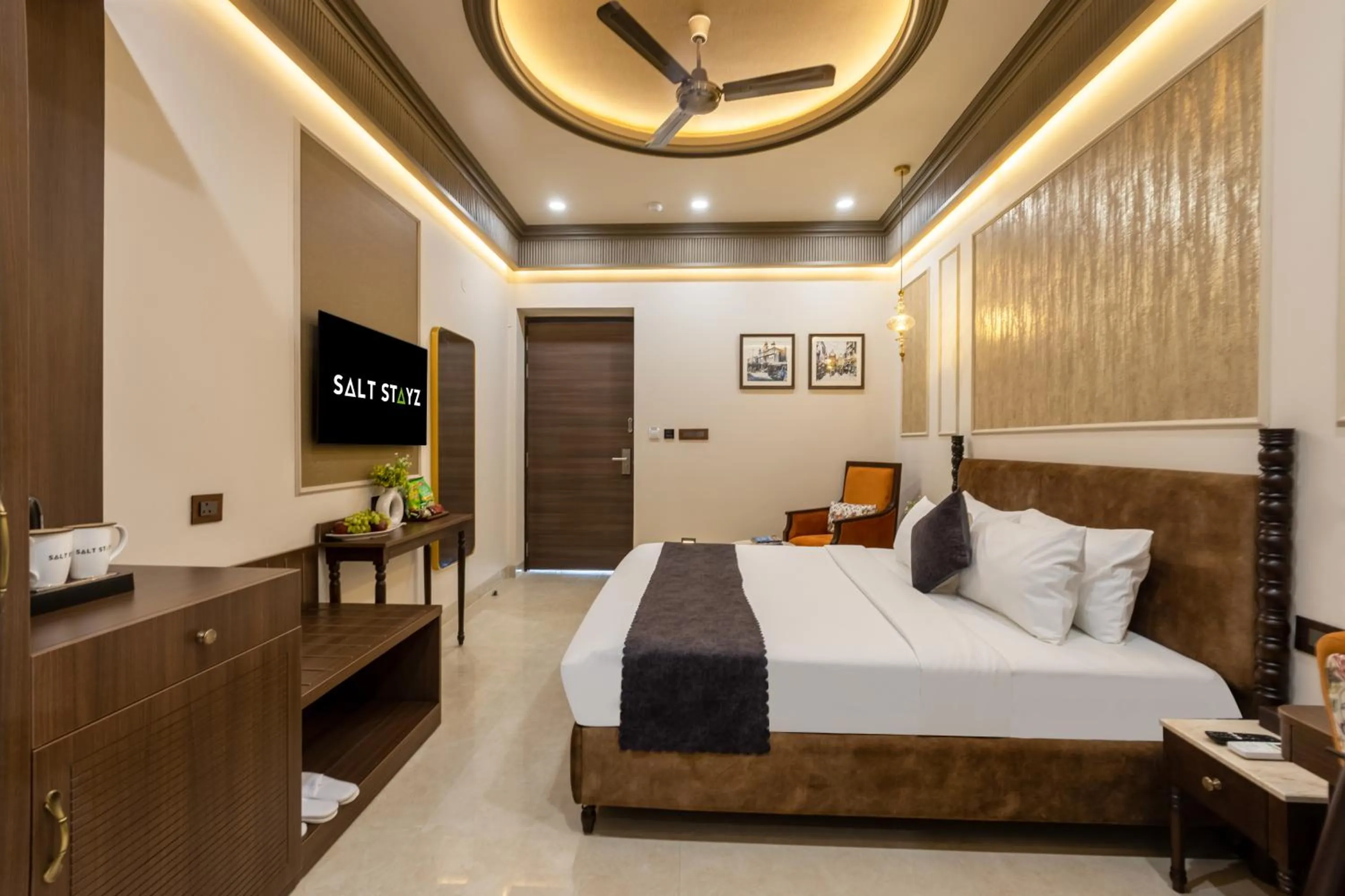 Bed in Saltstayz Autograph - Connaught Place